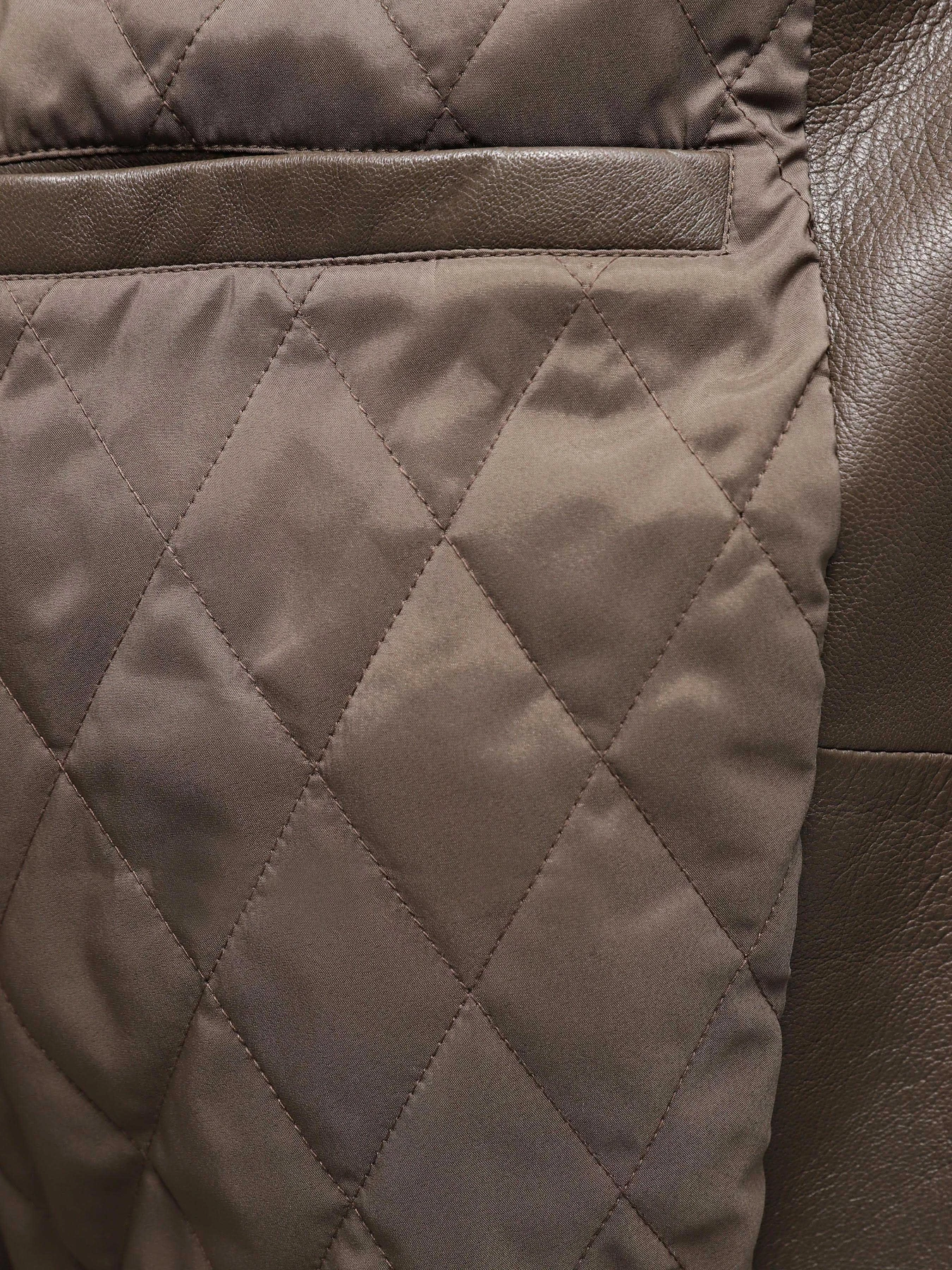 Куртки и дубленки Emporio Armani модель E31R82-F1P82-487 Куртки и дубленки Emporio Armani модель E31R82-F1P82-487 Фото