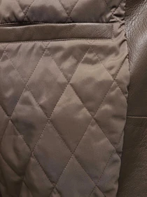 Куртки и дубленки Emporio Armani модель E31R82-F1P82-487 Фото