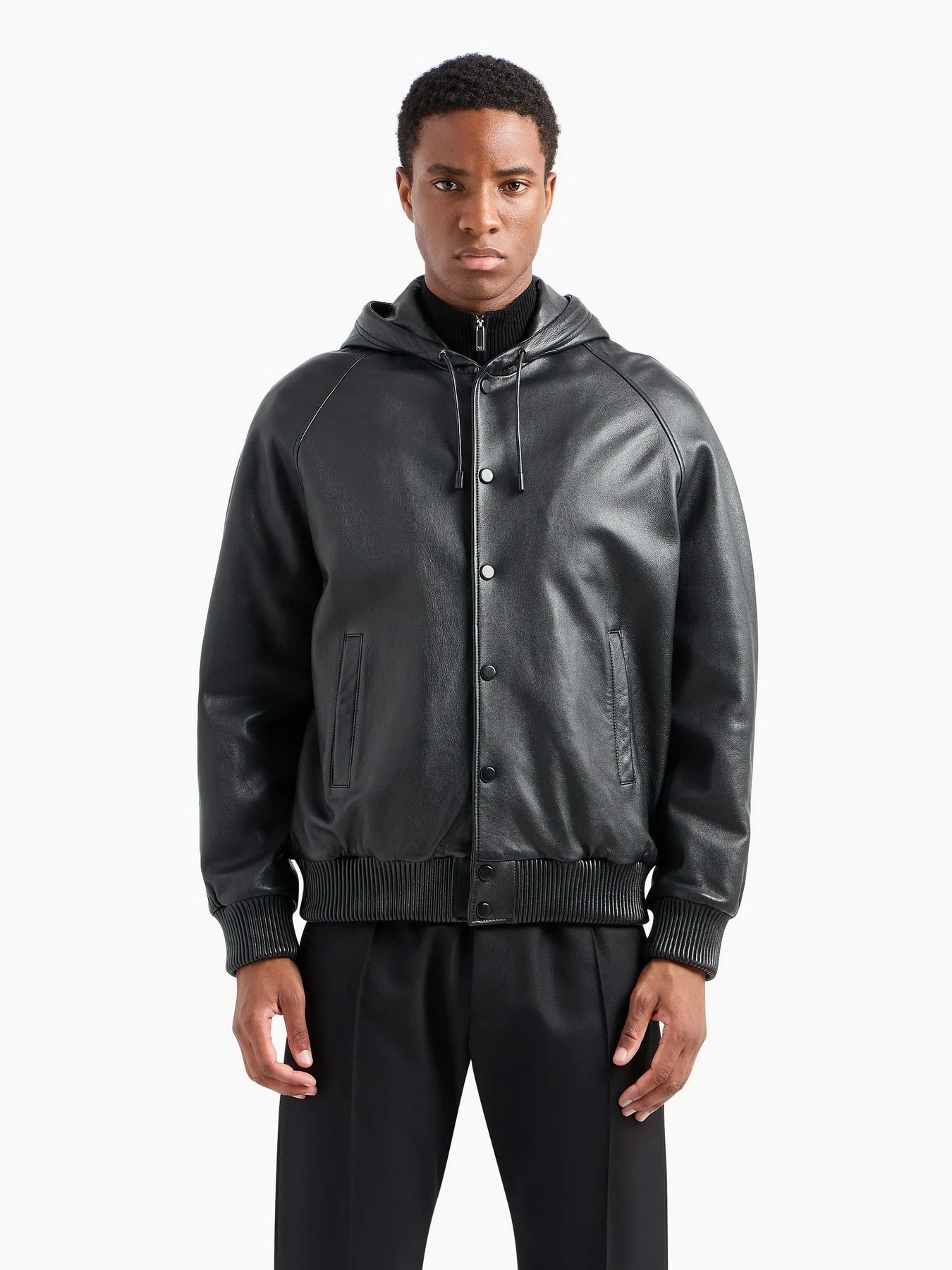 Куртки и дубленки Emporio Armani модель E31R82-F1P82-999 Фото