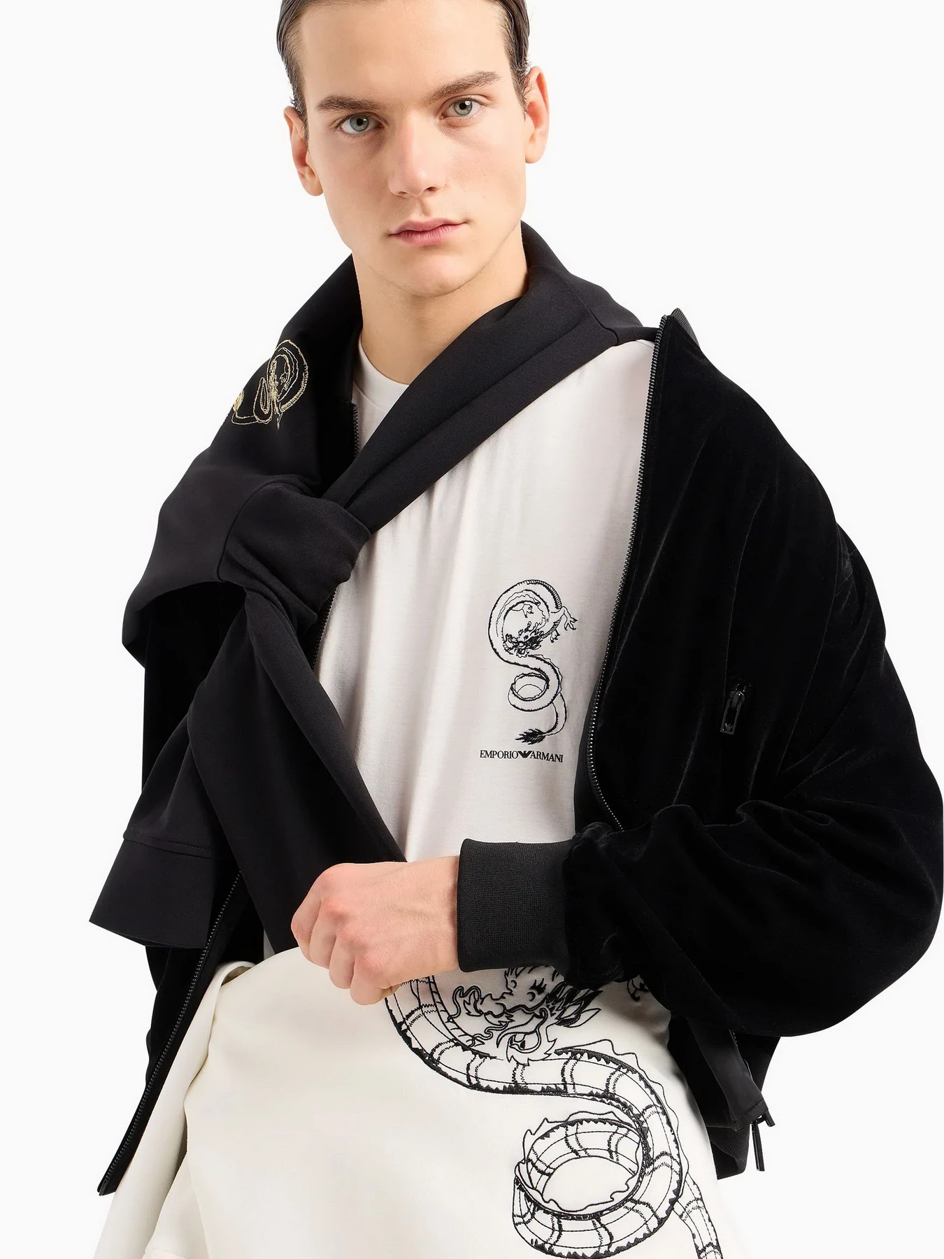 Футболки и поло Emporio Armani Chinese New Year модель EM000009-AF10017-M0007 Футболки и поло Emporio Armani Chinese New Year модель EM000009-AF10017-M0007 Фото