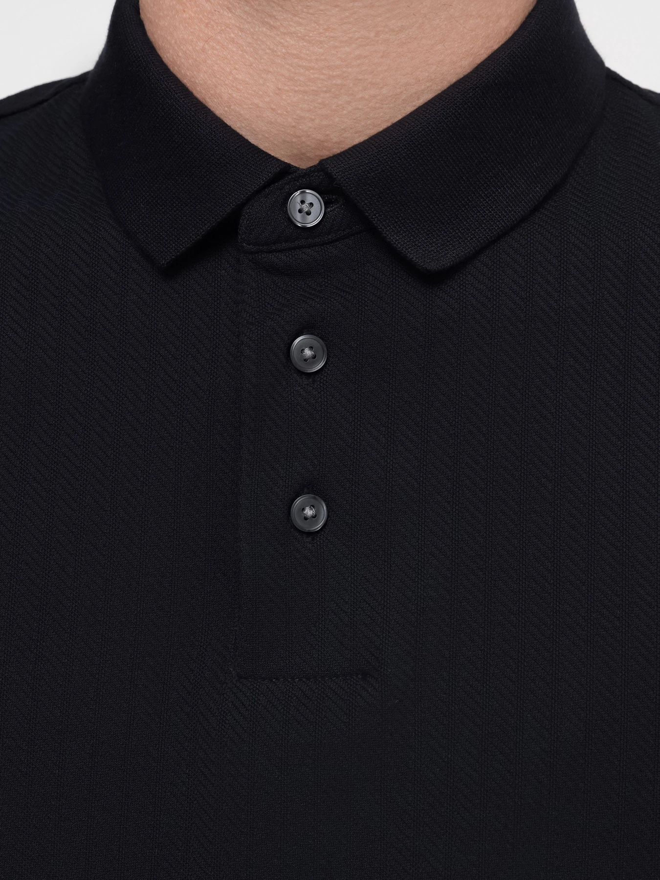 Футболки и поло Emporio Armani модель 3D1FM2-1JGYZ-F996 Футболки и поло Emporio Armani модель 3D1FM2-1JGYZ-F996 Фото
