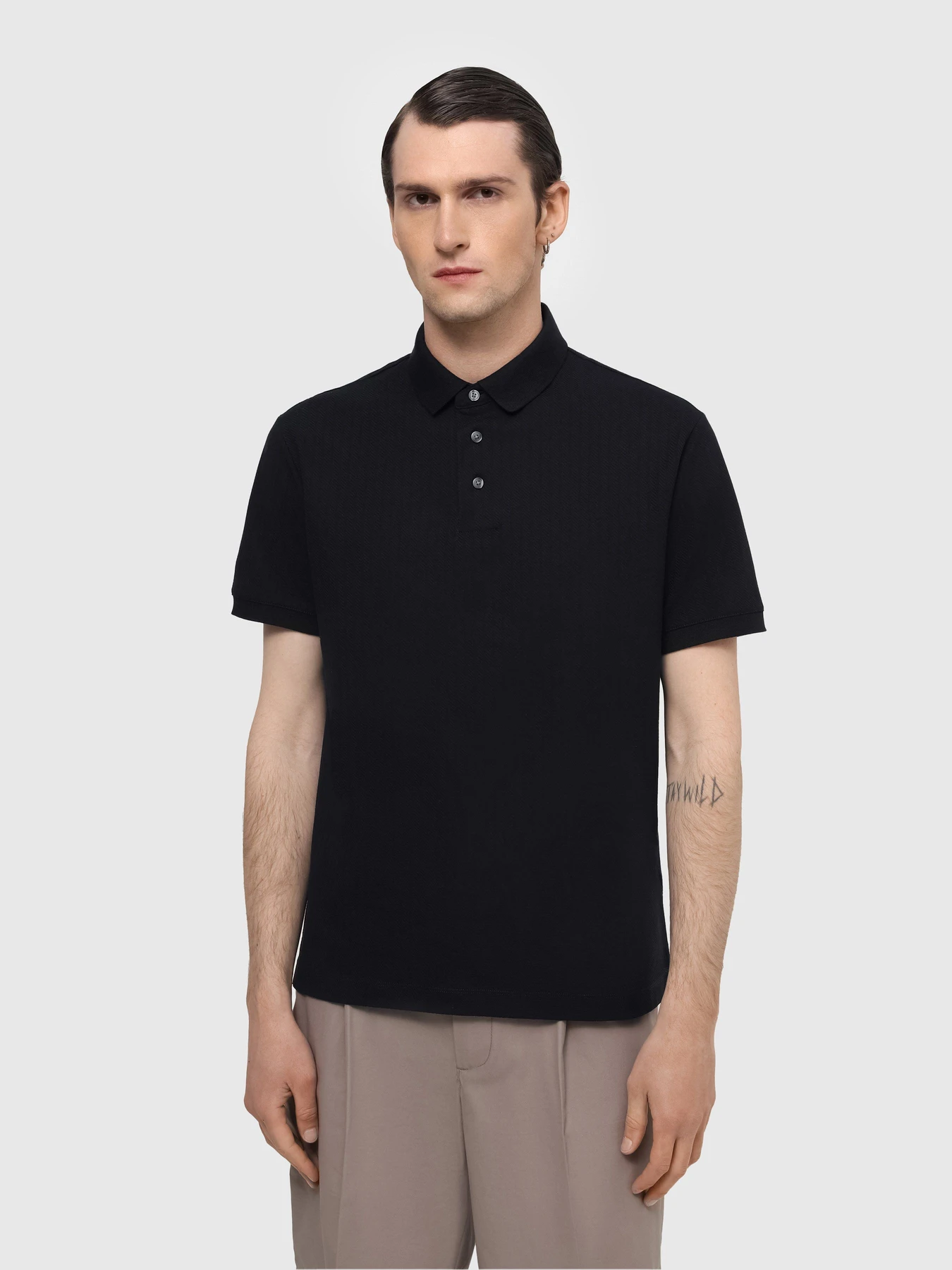 Футболки и поло Emporio Armani модель 3D1FM2-1JGYZ-F996 Футболки и поло Emporio Armani модель 3D1FM2-1JGYZ-F996 Фото