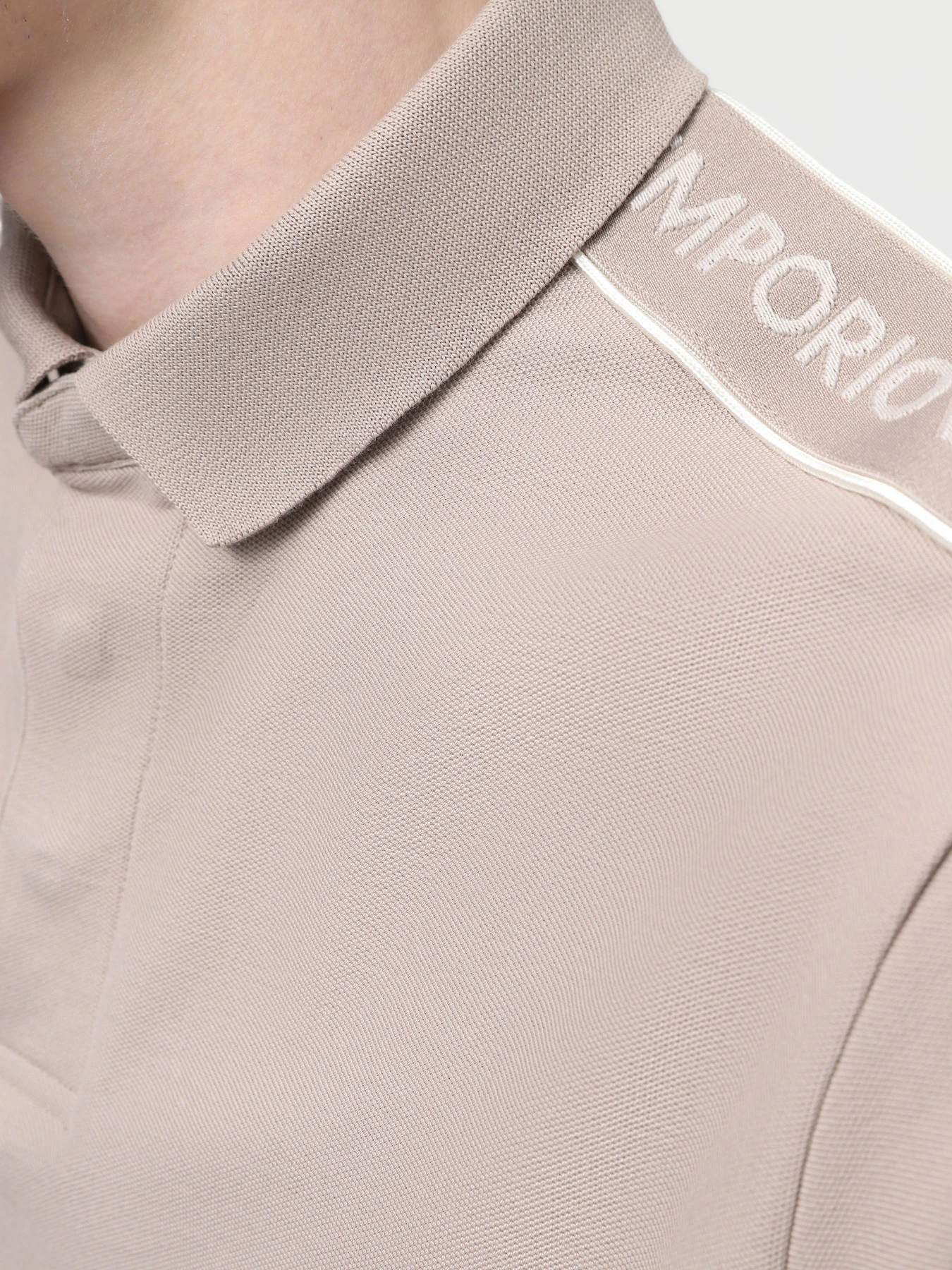Футболки и поло Emporio Armani модель 3D1FM3-1JCYZ-0650 Фото