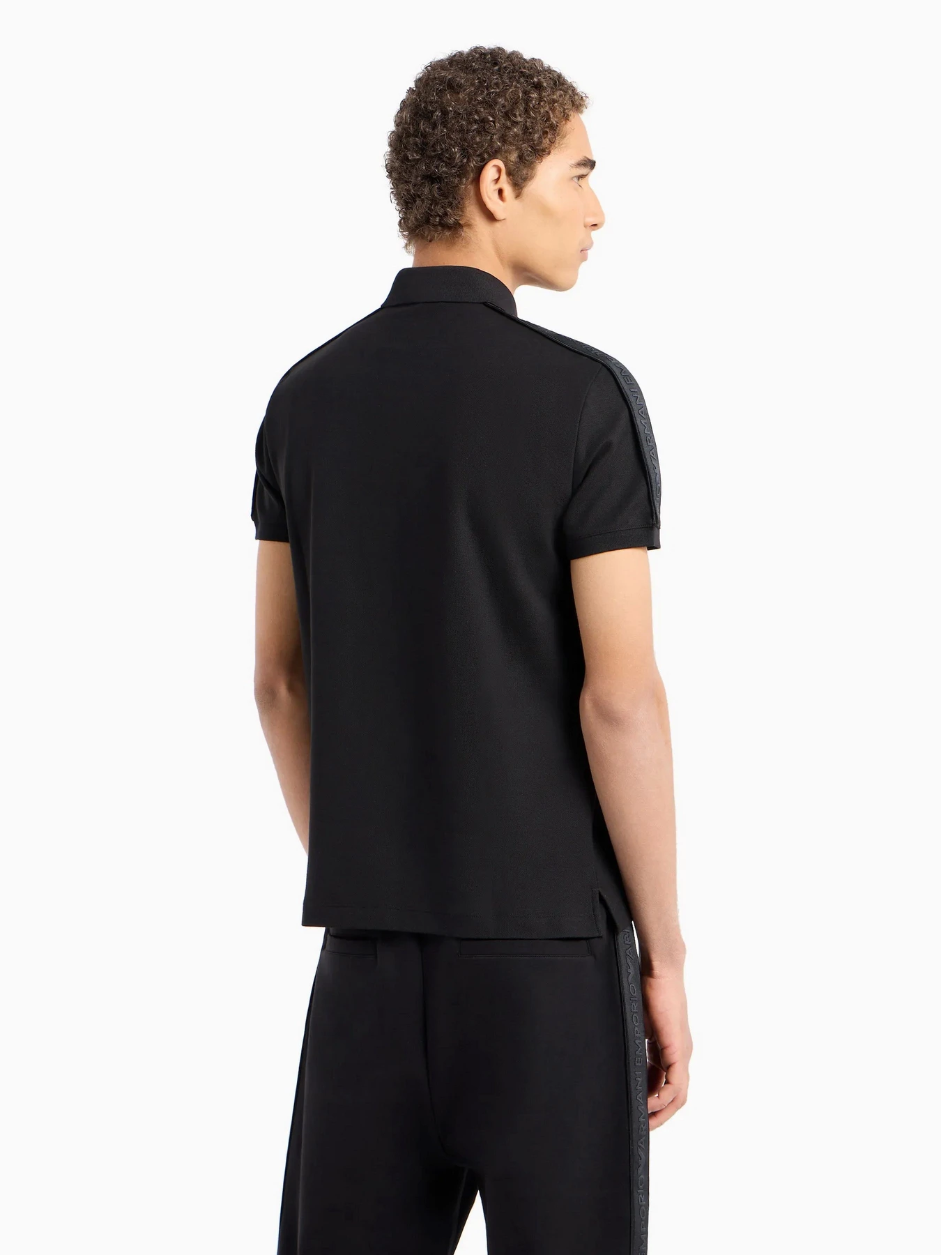 Футболки и поло Emporio Armani модель 3D1FM3-1JCYZ-0999 Футболки и поло Emporio Armani модель 3D1FM3-1JCYZ-0999 Фото