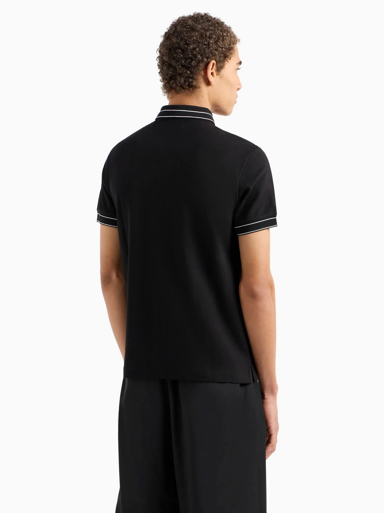 Футболки и поло Emporio Armani модель 3D1FM4-1JCYZ-0068 Футболки и поло Emporio Armani модель 3D1FM4-1JCYZ-0068 Фото