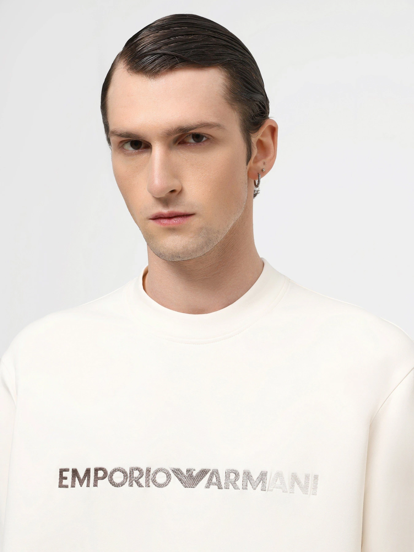 Худи и свитшоты Emporio Armani модель 3D1M70-1JHSZ-01B1 Худи и свитшоты Emporio Armani модель 3D1M70-1JHSZ-01B1 Фото