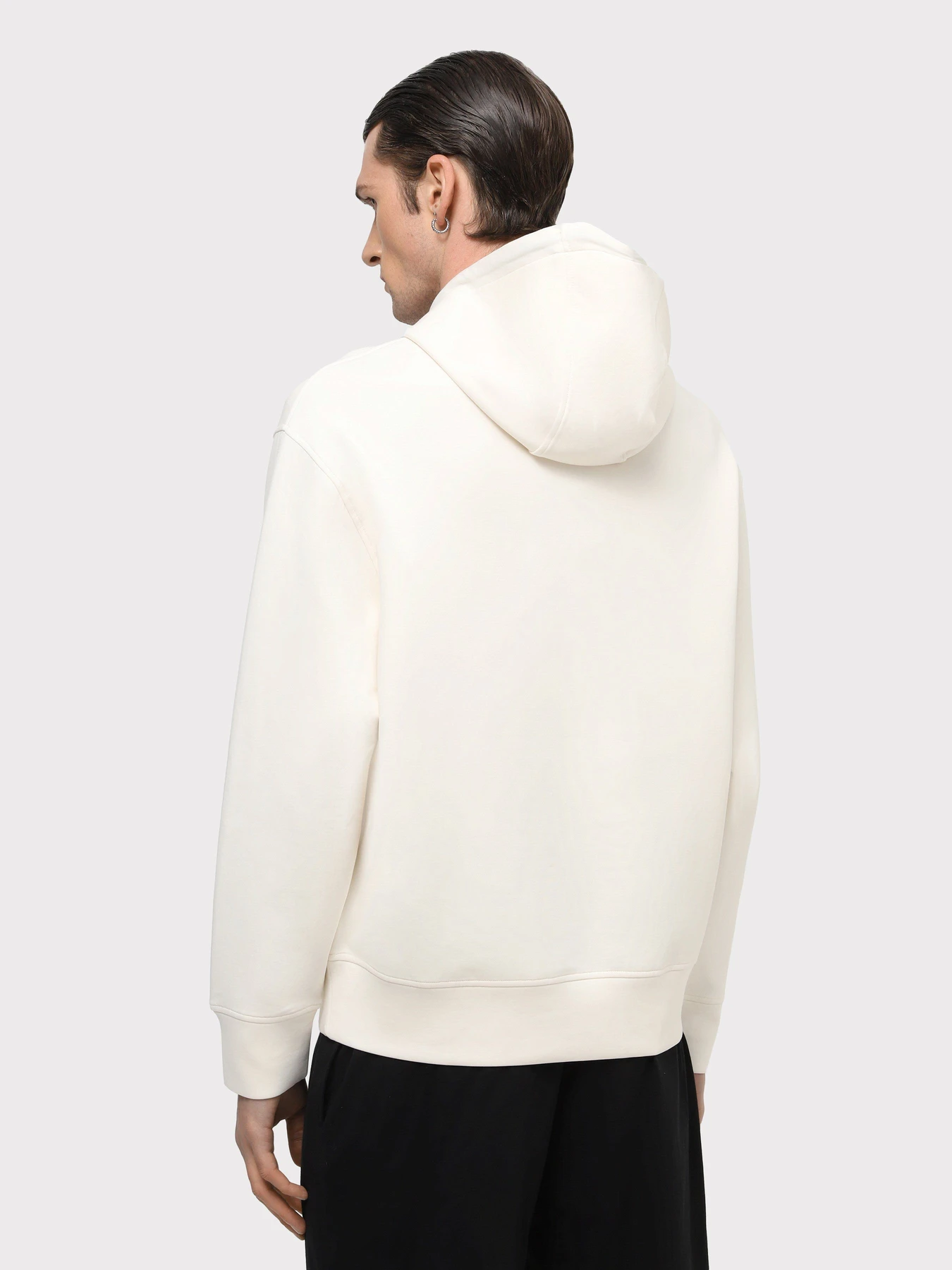 Худи и свитшоты Emporio Armani модель 3D1M72-1JHSZ-01A3 Худи и свитшоты Emporio Armani модель 3D1M72-1JHSZ-01A3 Фото