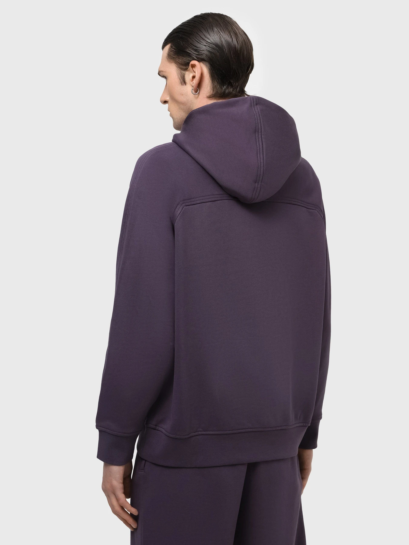 Худи и свитшоты Emporio Armani модель 3D1M88-1JOQZ-0861 Худи и свитшоты Emporio Armani модель 3D1M88-1JOQZ-0861 Фото