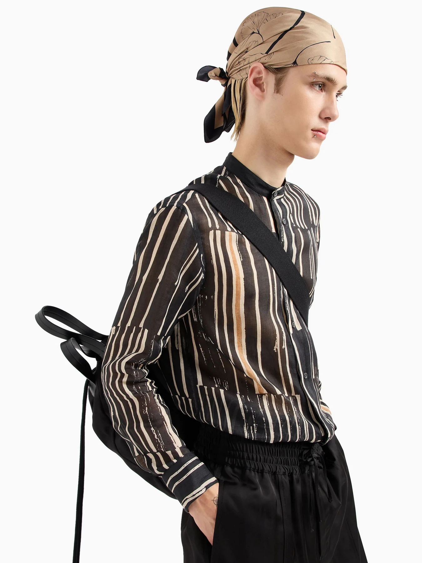 Рубашки Emporio Armani модель E31F13-F1332-948 Фото