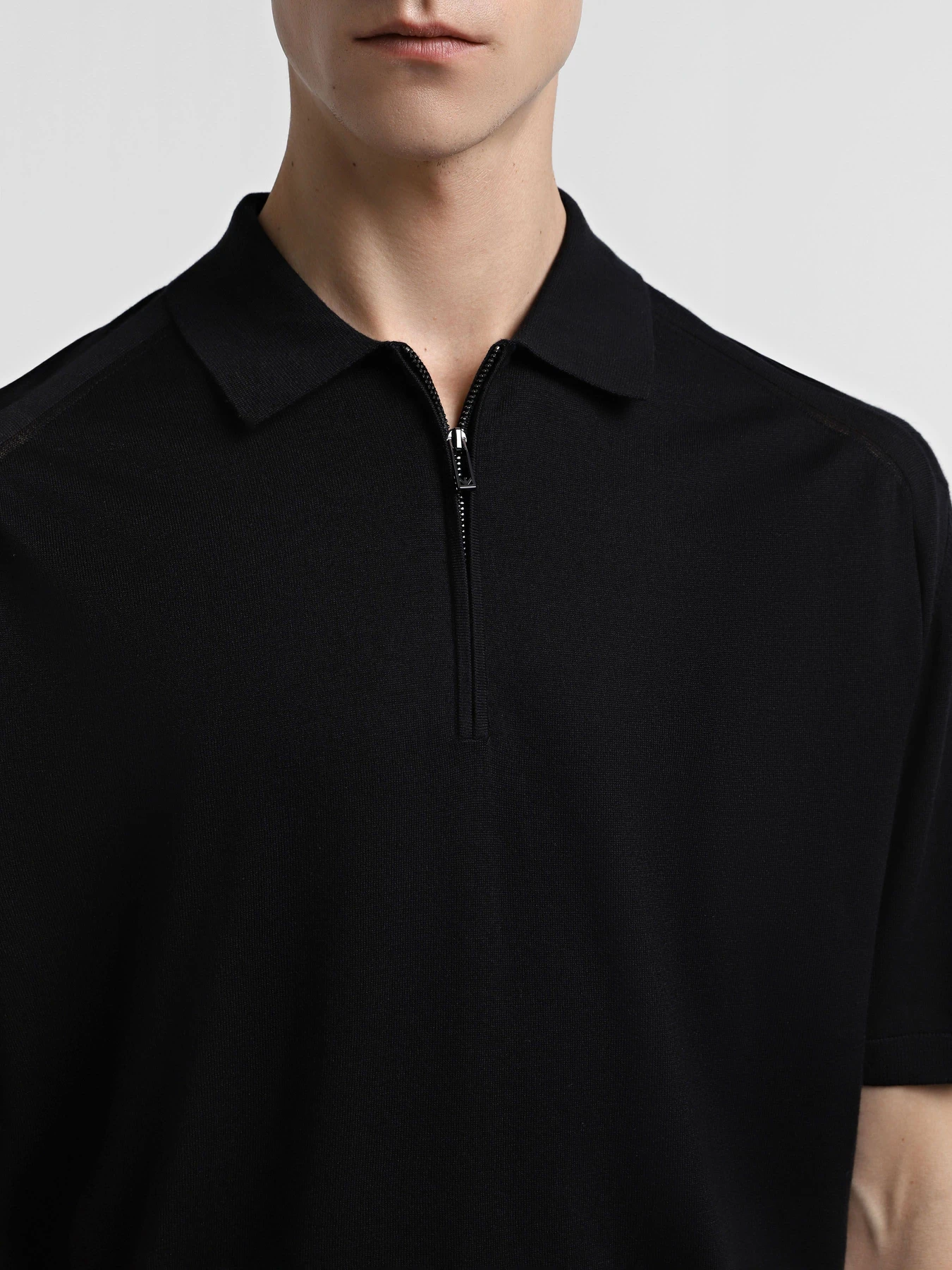 Футболки и поло Emporio Armani модель 6D1MXF-1MJKZ-0999 Футболки и поло Emporio Armani модель 6D1MXF-1MJKZ-0999 Фото