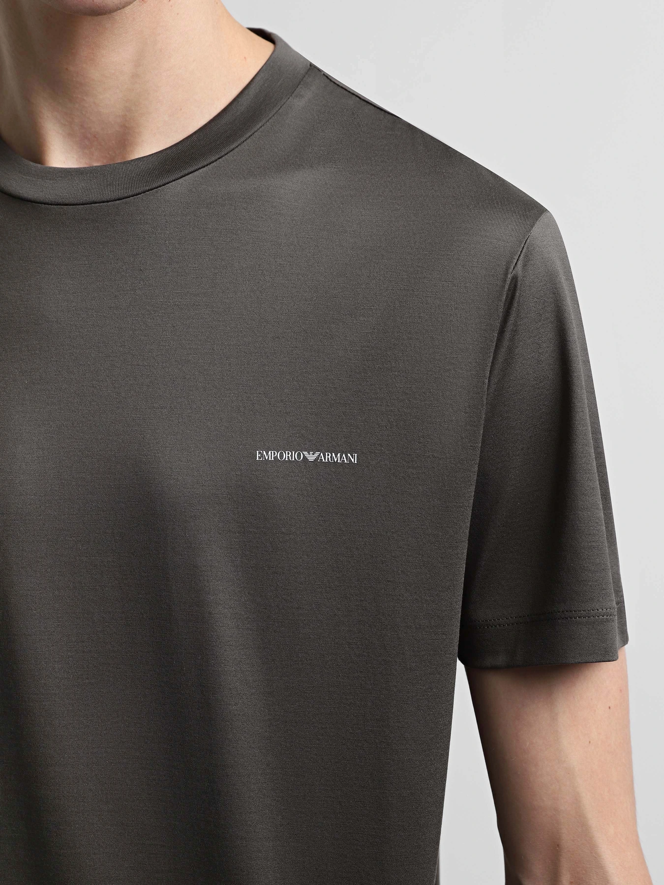 Футболки и поло Emporio Armani модель 8N1TD8-1JUVZ-06K0 Футболки и поло Emporio Armani модель 8N1TD8-1JUVZ-06K0 Фото