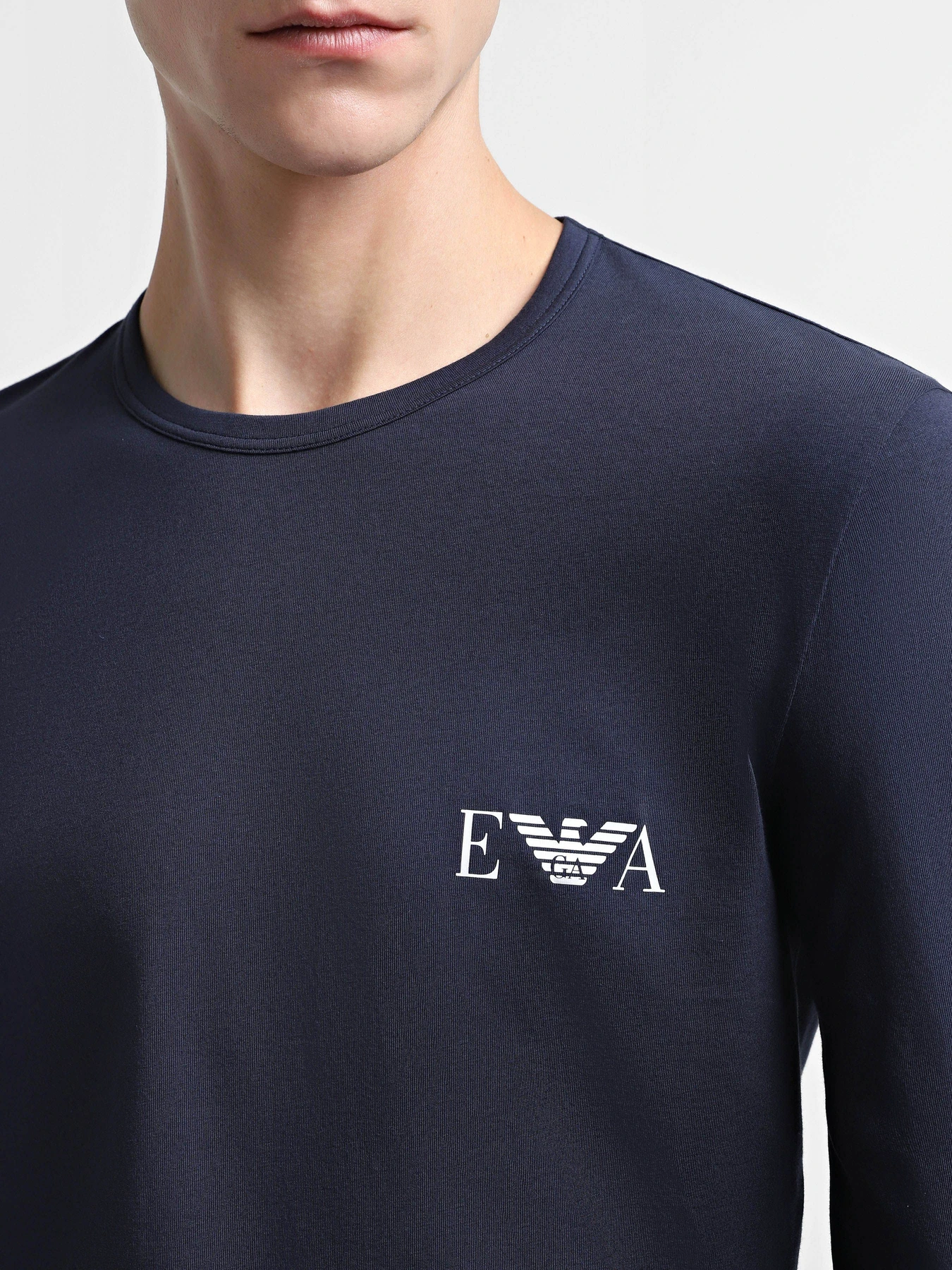 Худи и свитшоты Emporio Armani модель 111023-4F715-00135 Худи и свитшоты Emporio Armani модель 111023-4F715-00135 Фото