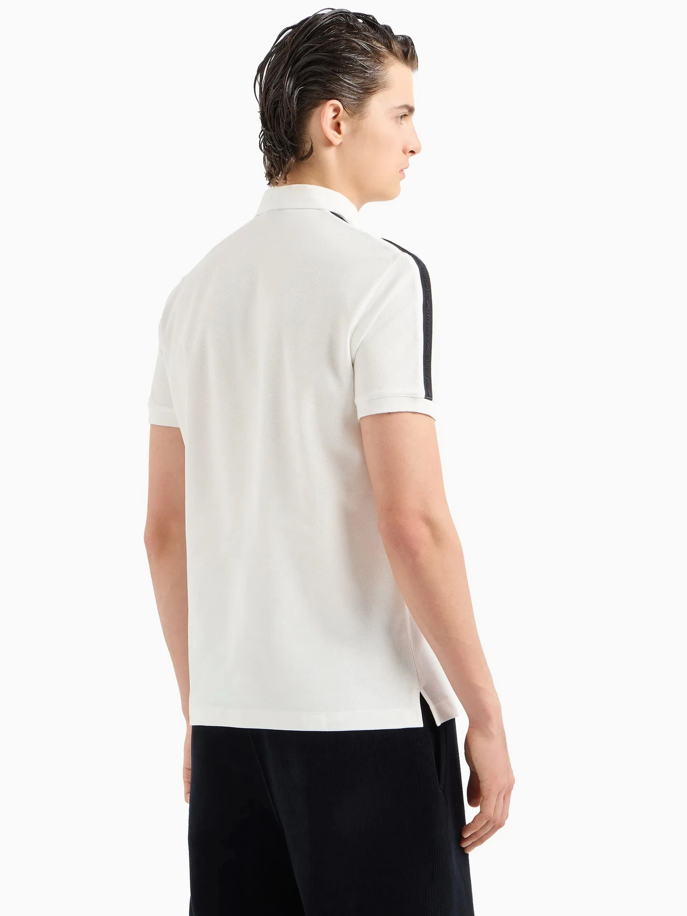 Футболки и поло Emporio Armani модель 6D1F81-1JCYZ-0101 Футболки и поло Emporio Armani модель 6D1F81-1JCYZ-0101 Фото