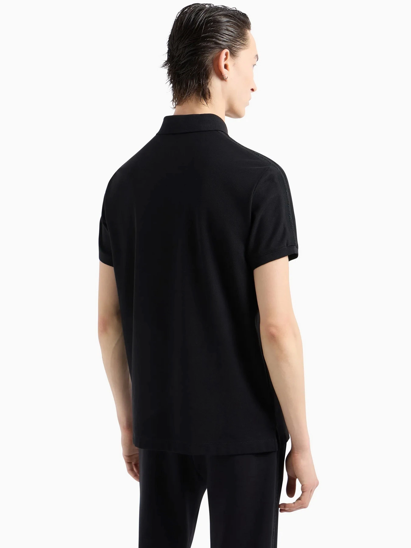 Футболки и поло Emporio Armani модель 6D1F81-1JCYZ-0999 Футболки и поло Emporio Armani модель 6D1F81-1JCYZ-0999 Фото