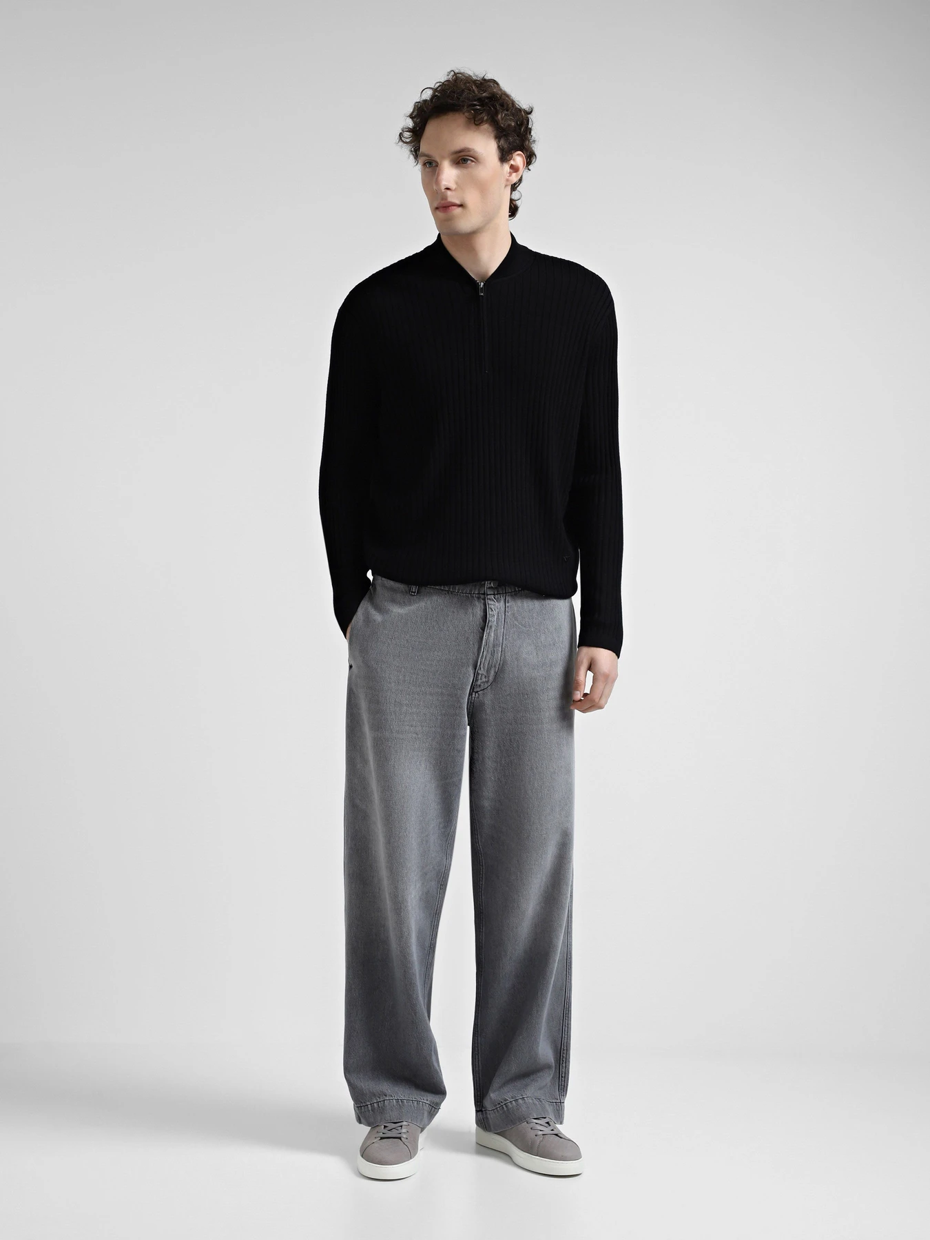 Свитры и кардиганы Emporio Armani модель 6D1MXP-1MKDZ-0999 Свитры и кардиганы Emporio Armani модель 6D1MXP-1MKDZ-0999 Фото