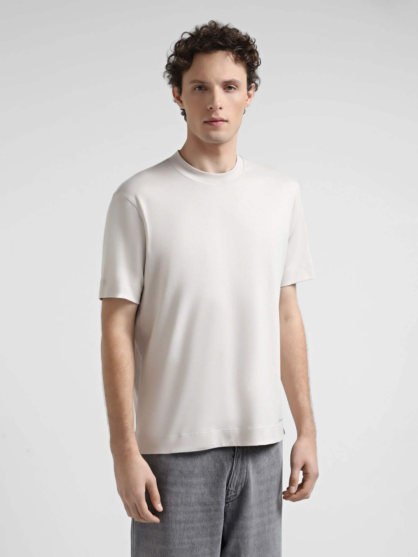 Футболки и поло Emporio Armani модель 6D1TM4-1JOCZ-06G2 Футболки и поло Emporio Armani модель 6D1TM4-1JOCZ-06G2 Фото
