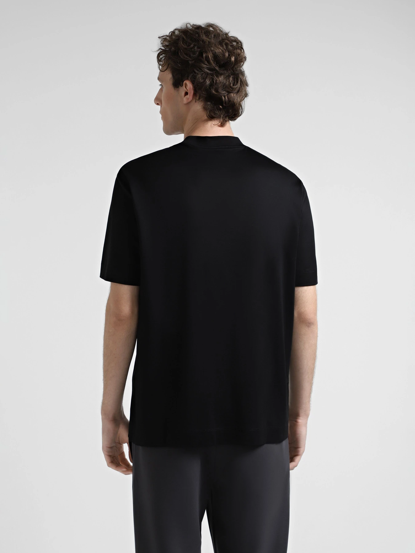 Футболки и поло Emporio Armani модель 6D1TR3-1JOSZ-0035 Фото