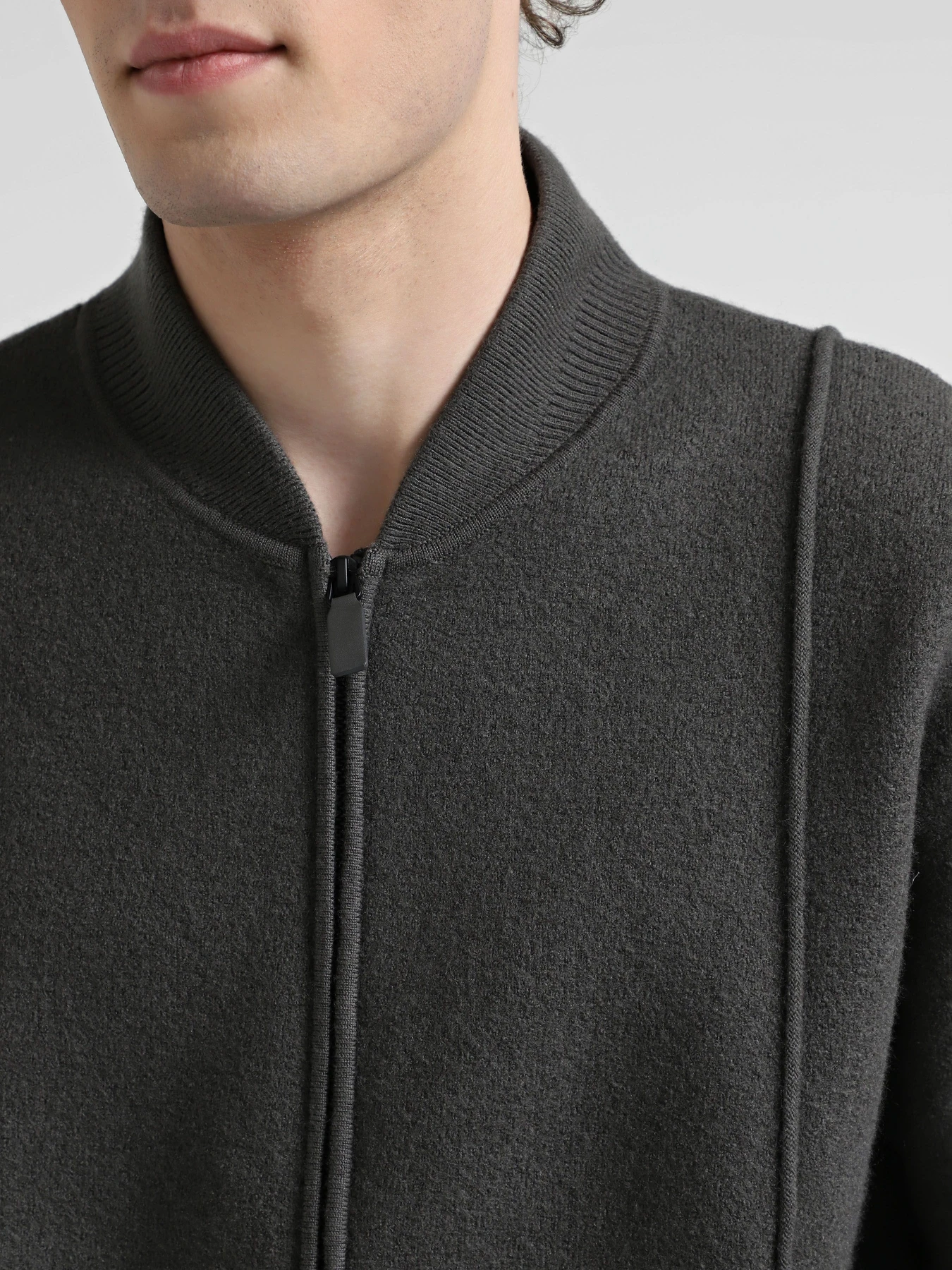Куртки и дубленки Emporio Armani модель EM000505-AF12218-U8112 Куртки и дубленки Emporio Armani модель EM000505-AF12218-U8112 Фото