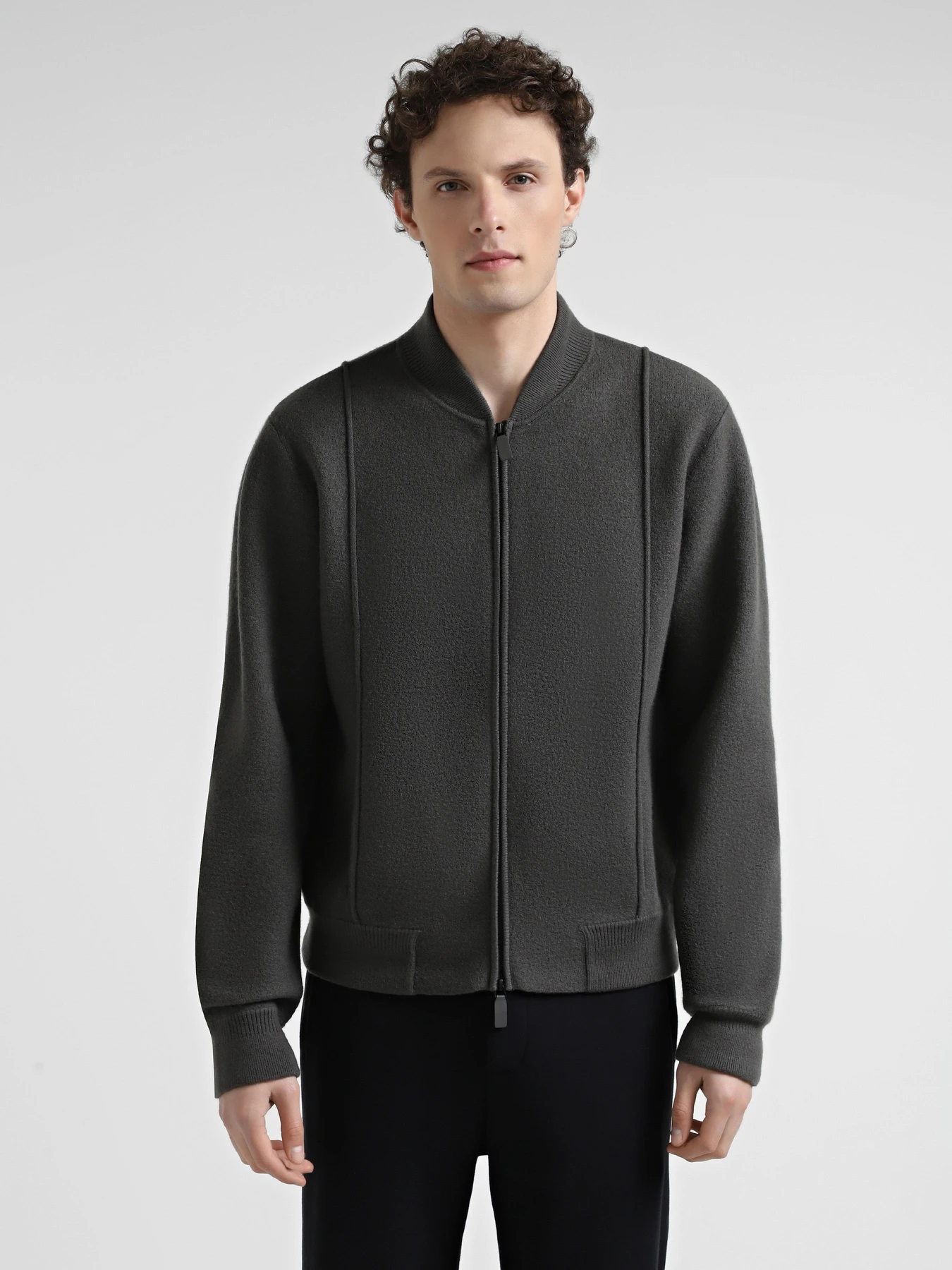 Куртки и дубленки Emporio Armani модель EM000505-AF12218-U8112 Куртки и дубленки Emporio Armani модель EM000505-AF12218-U8112 Фото