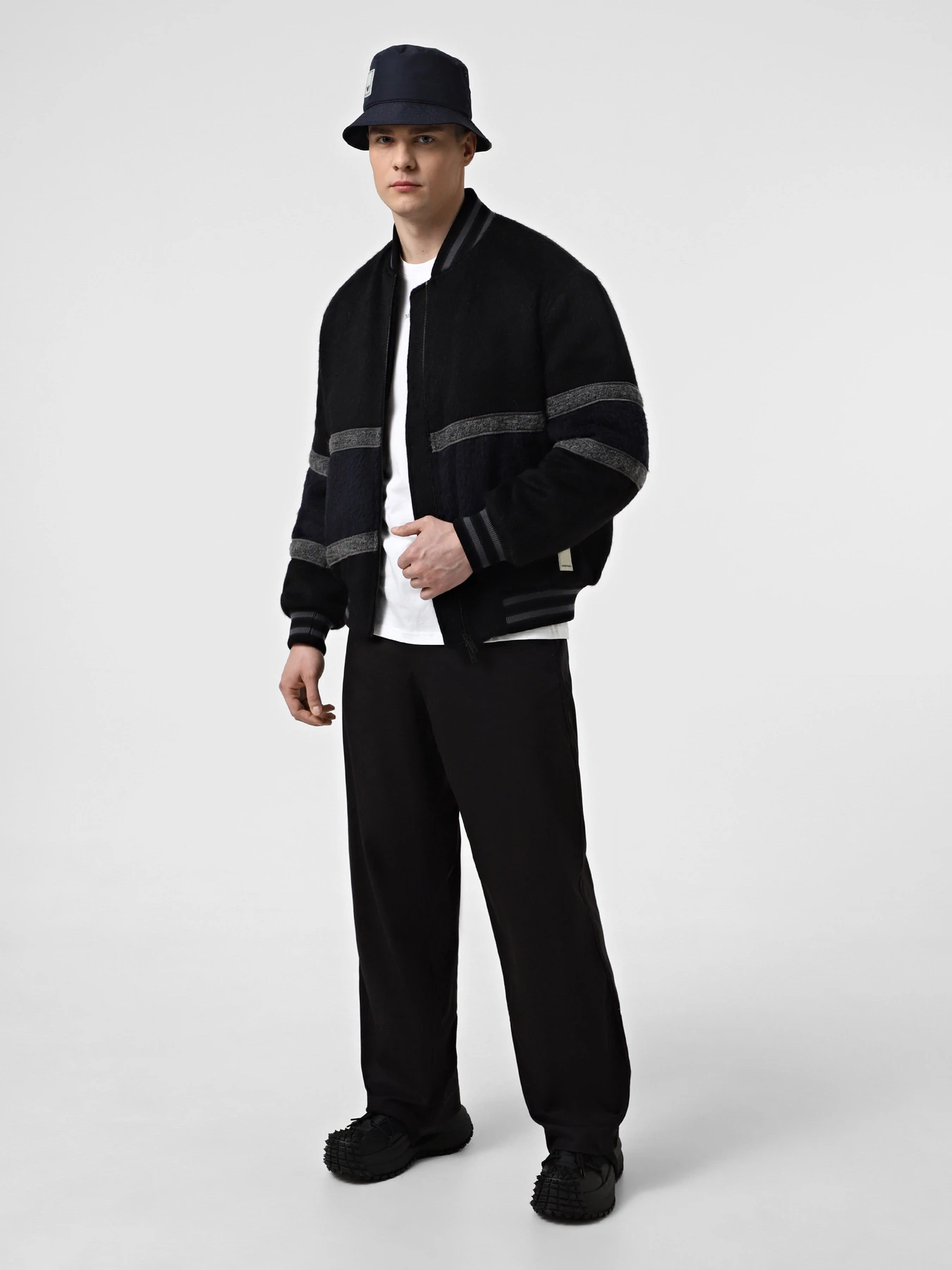 Куртки и дубленки Emporio Armani Sustainable модель 6D1B8E-1K56Z-F032 Фото