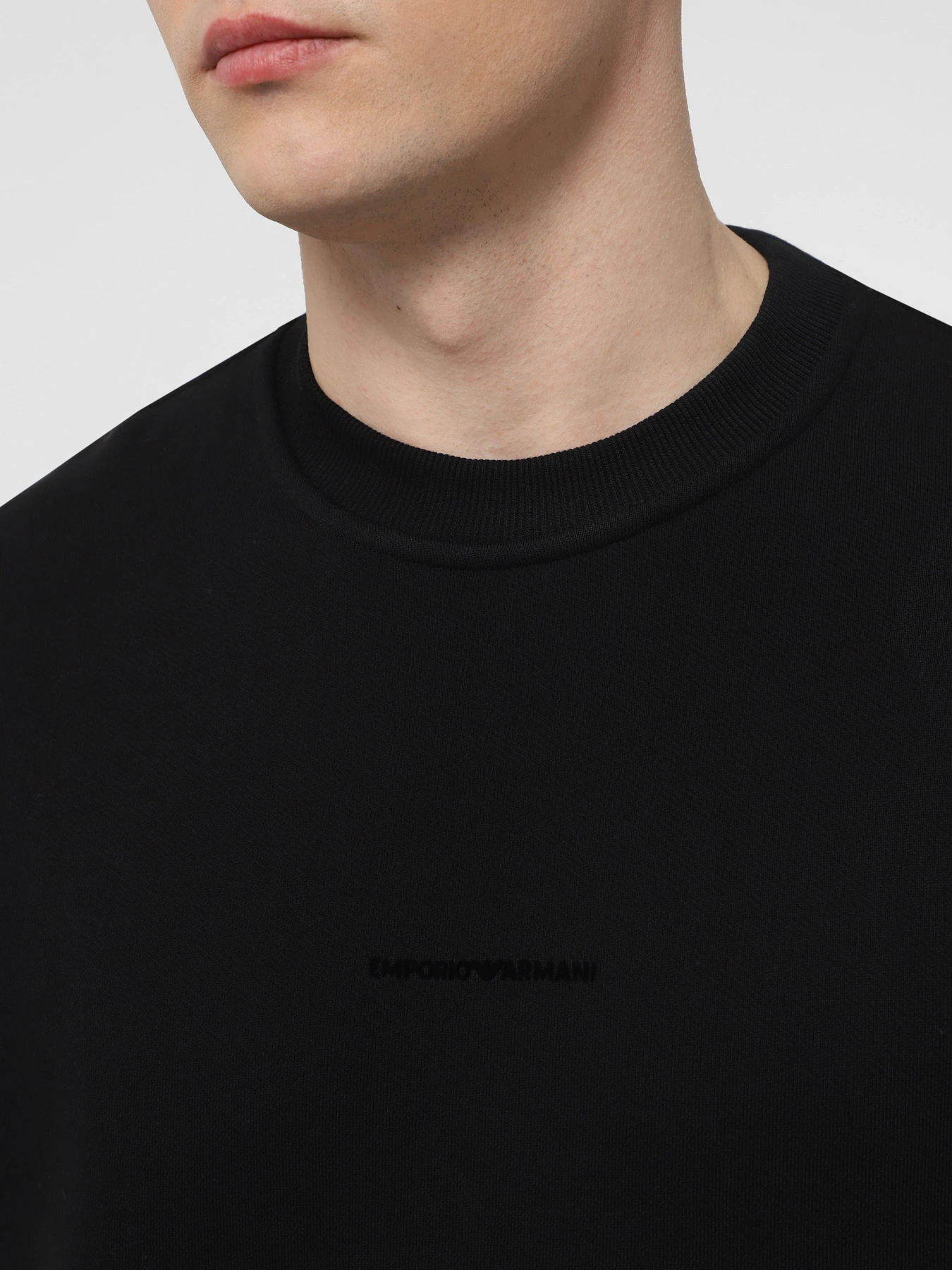Худи и свитшоты Emporio Armani модель 6D1M95-1JTAZ-0999 Худи и свитшоты Emporio Armani модель 6D1M95-1JTAZ-0999 Фото