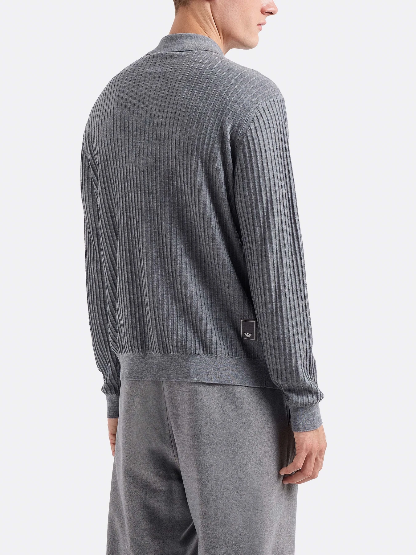 Свитры и кардиганы Emporio Armani Travel Essentials модель EM000265-AF10460-O8003 Фото