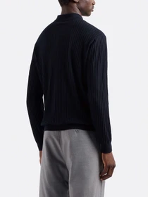 Свитры и кардиганы Emporio Armani Travel Essentials модель EM000265-AF10460-UB118 Фото