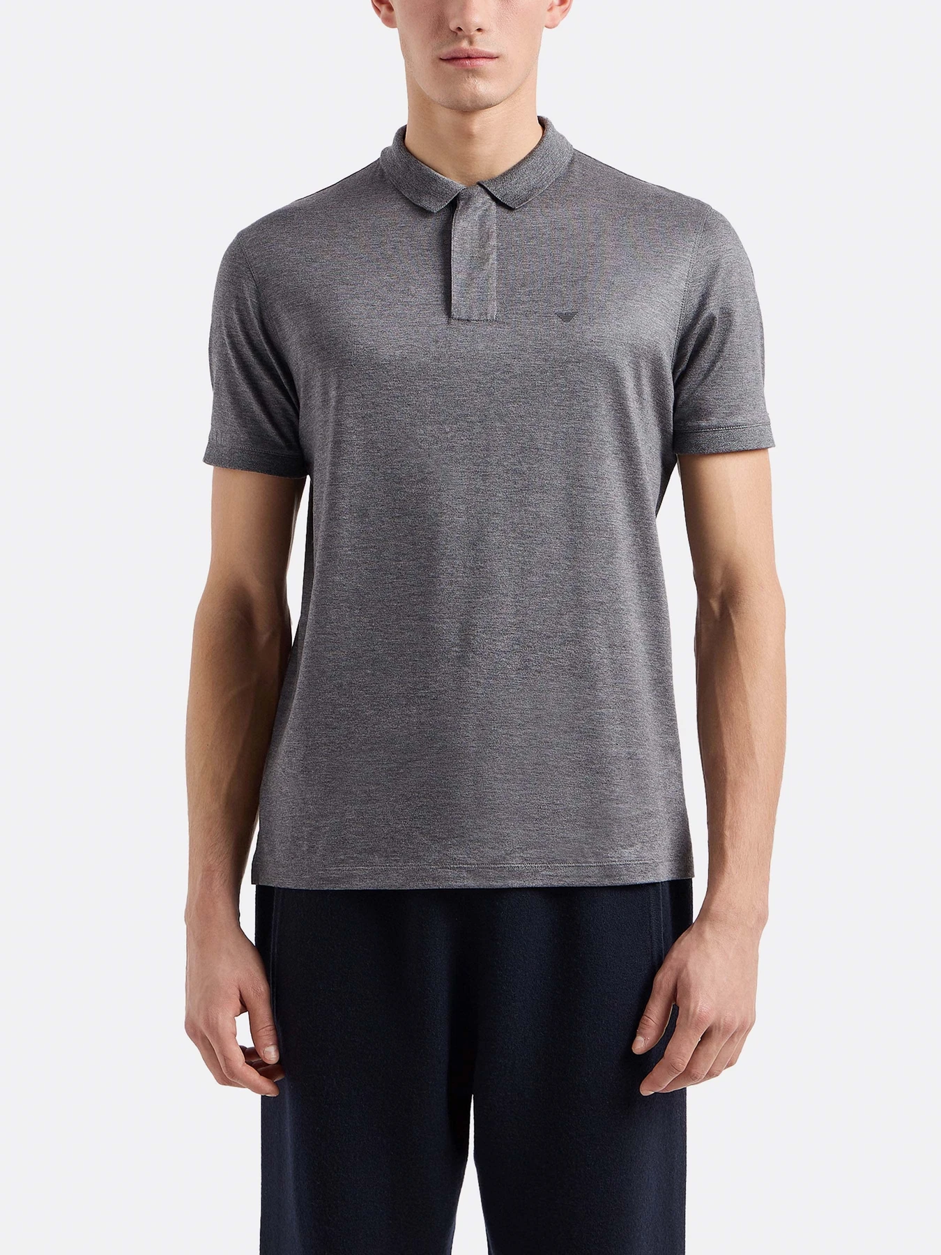 Футболки и поло Emporio Armani Travel Essentials модель EM000312-AF10761-O8004 Футболки и поло Emporio Armani Travel Essentials модель EM000312-AF10761-O8004 Фото