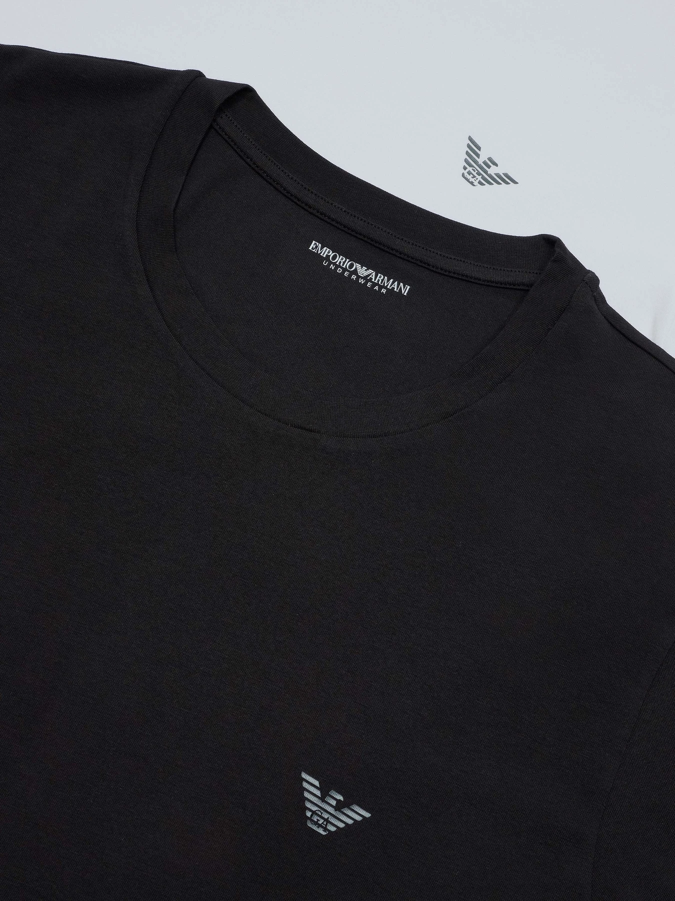 Футболки и поло Emporio Armani модель 111267-4F720-10320 Футболки и поло Emporio Armani модель 111267-4F720-10320 Фото
