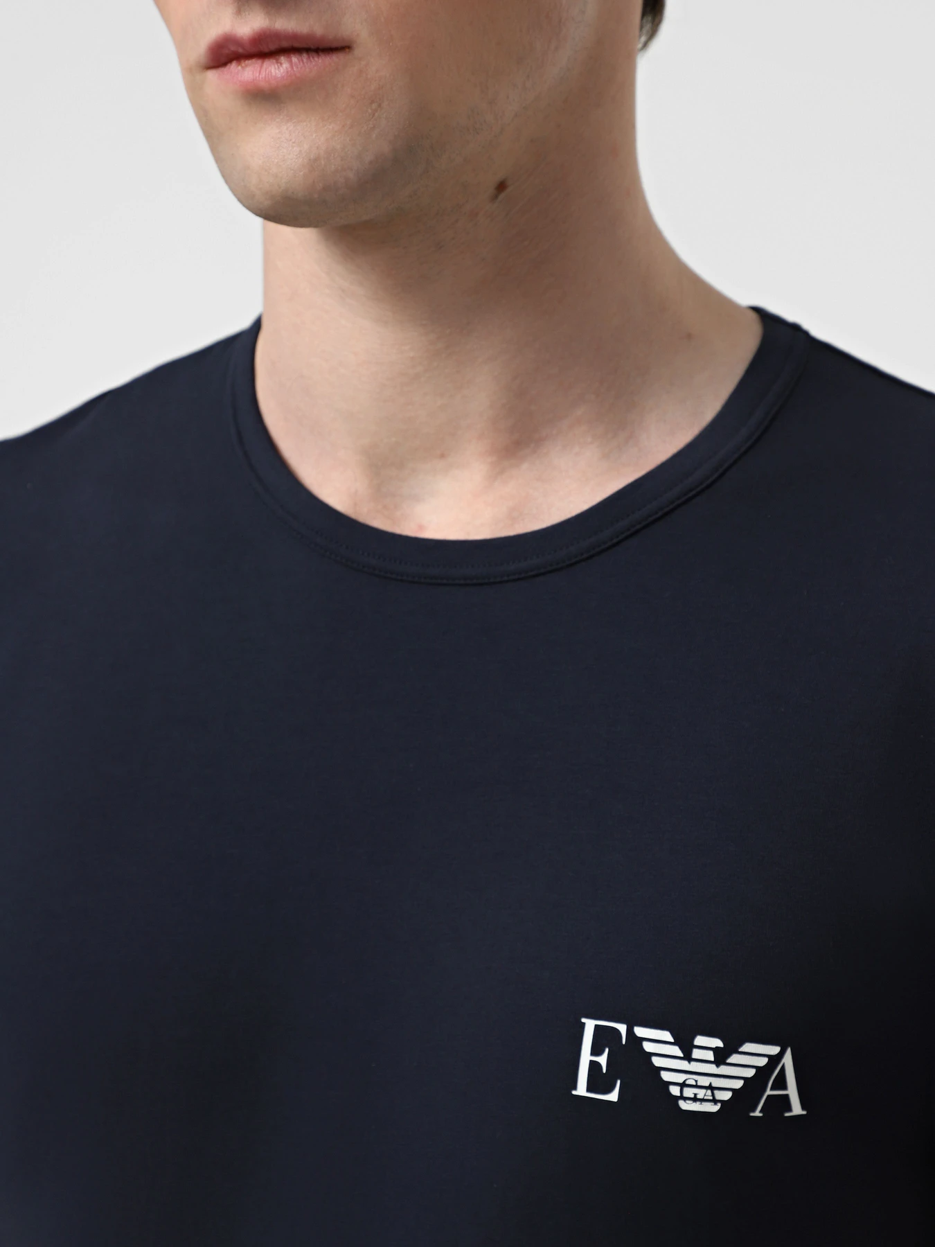 Футболки и поло Emporio Armani модель 111670-4F715-20285 Футболки и поло Emporio Armani модель 111670-4F715-20285 Фото