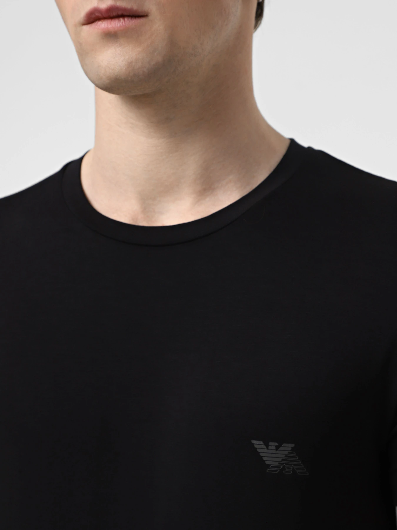 Футболки и поло Emporio Armani модель 111670-4F733-29144 Футболки и поло Emporio Armani модель 111670-4F733-29144 Фото