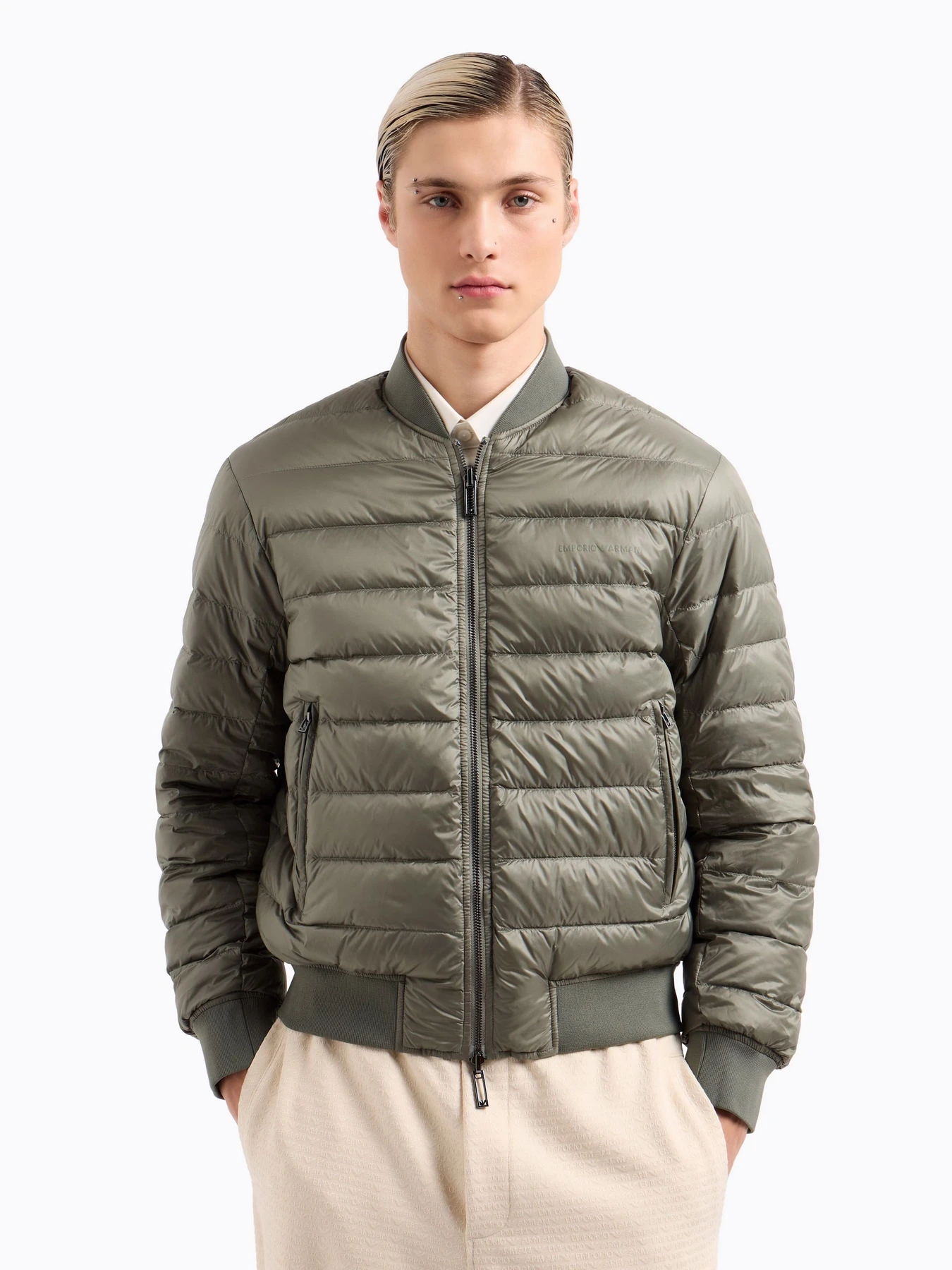 Куртки и дубленки Emporio Armani модель EM001285-AF15384-U8142 Куртки и дубленки Emporio Armani модель EM001285-AF15384-U8142 Фото