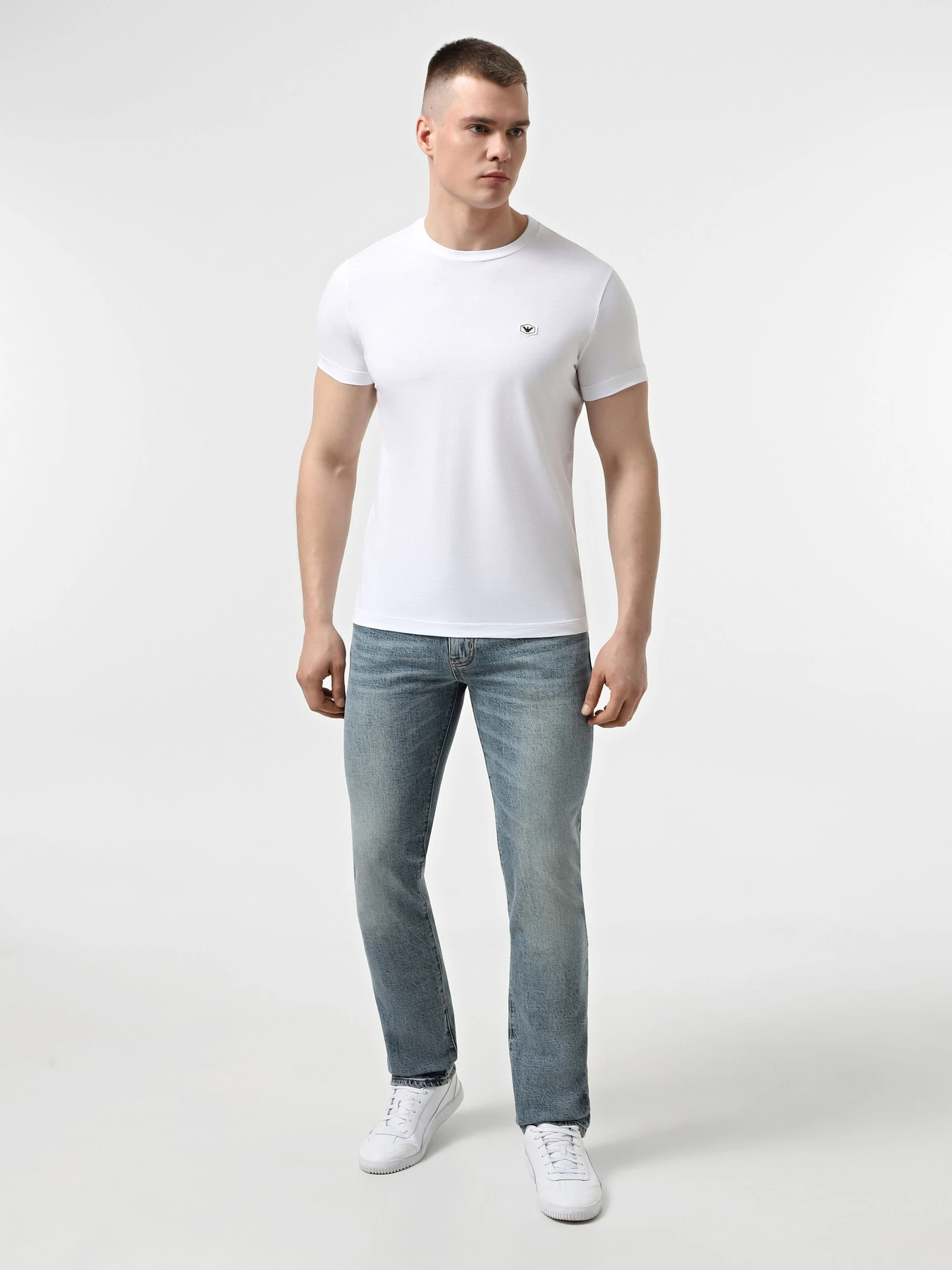Джинсы Emporio Armani модель EM001370-AF13277-MB003 Джинсы Emporio Armani модель EM001370-AF13277-MB003 Фото