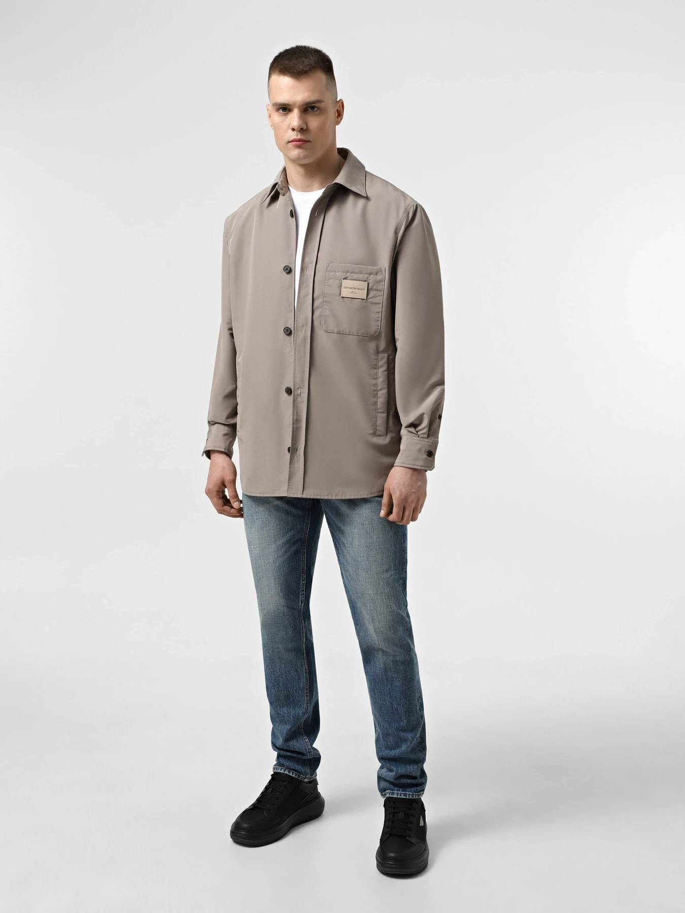 Куртки и дубленки Emporio Armani модель EM001629-AF13770-U6107 Куртки и дубленки Emporio Armani модель EM001629-AF13770-U6107 Фото