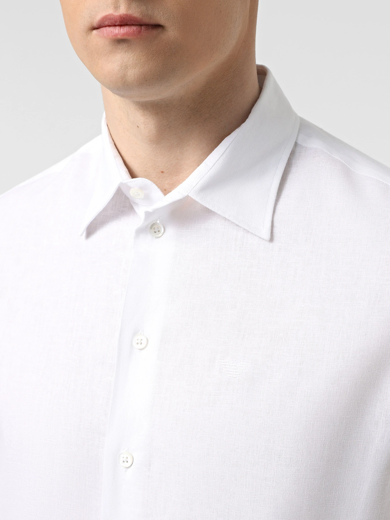 Рубашки Emporio Armani модель EM000099-TE14112-U0002 Рубашки Emporio Armani модель EM000099-TE14112-U0002 Фото