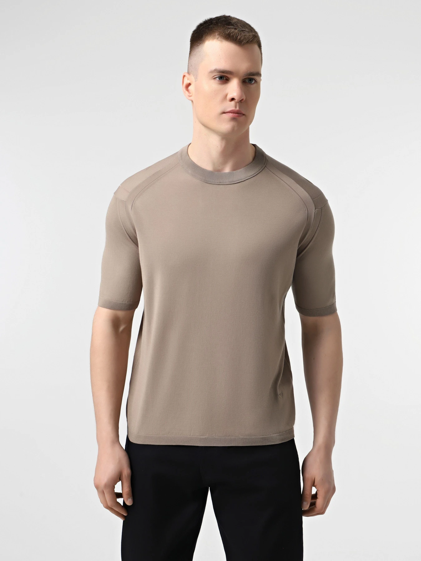 Футболки и поло Emporio Armani модель EM000672-AF13907-U6167 Футболки и поло Emporio Armani модель EM000672-AF13907-U6167 Фото