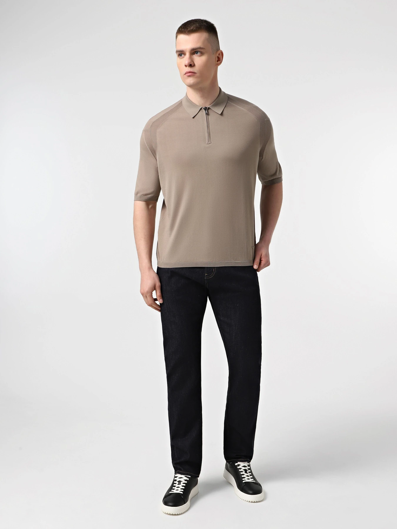 Футболки и поло Emporio Armani модель EM000680-AF13907-U6167 Футболки и поло Emporio Armani модель EM000680-AF13907-U6167 Фото