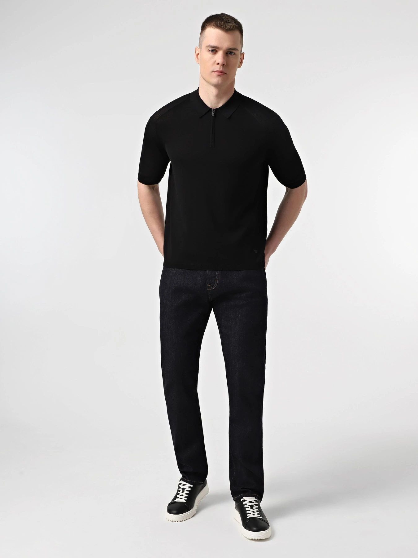 Футболки и поло Emporio Armani модель EM000680-AF13907-UC001 Футболки и поло Emporio Armani модель EM000680-AF13907-UC001 Фото