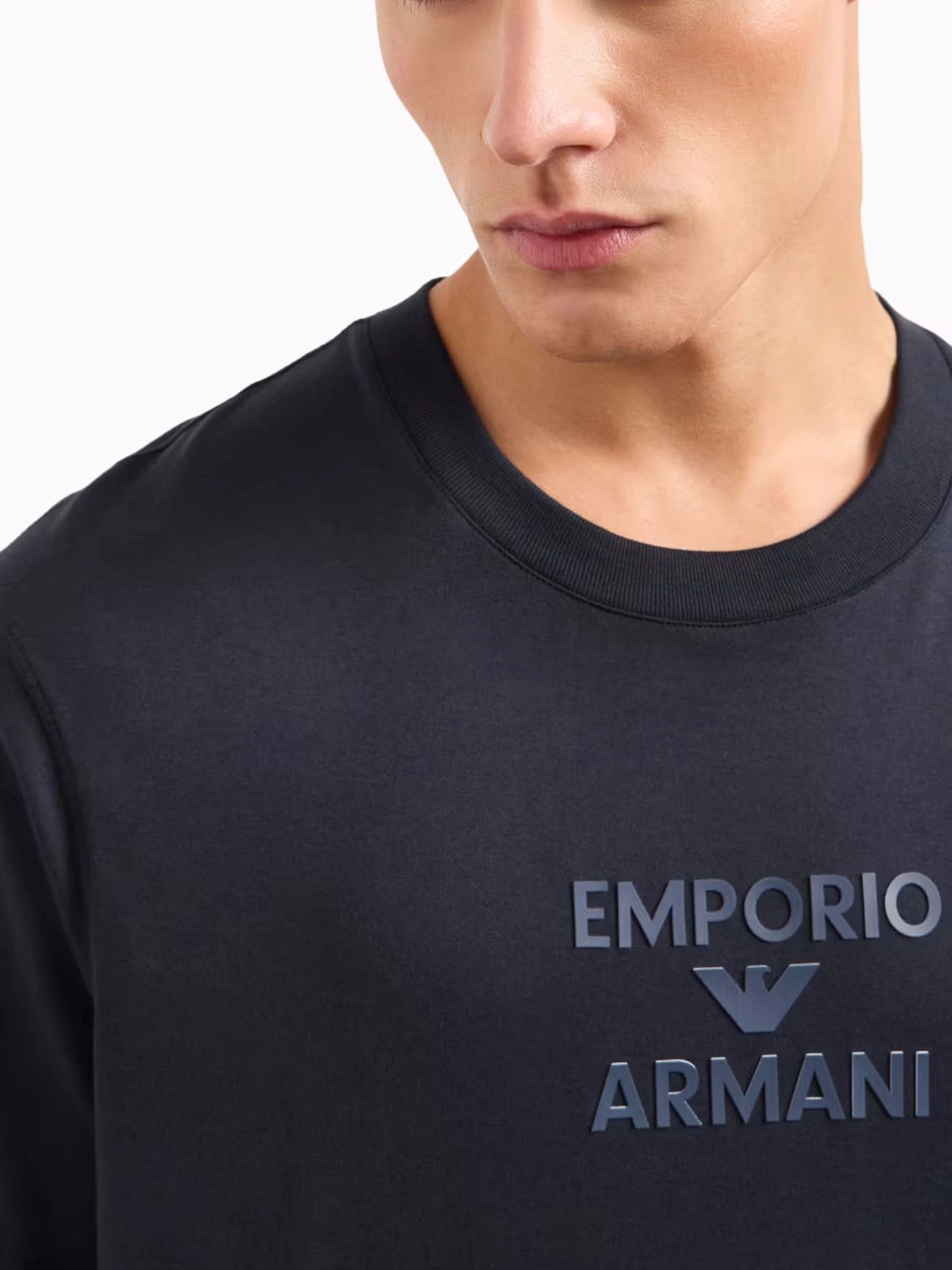 Футболки и поло Emporio Armani модель EM000780-AF12926-UB118 Футболки и поло Emporio Armani модель EM000780-AF12926-UB118 Фото