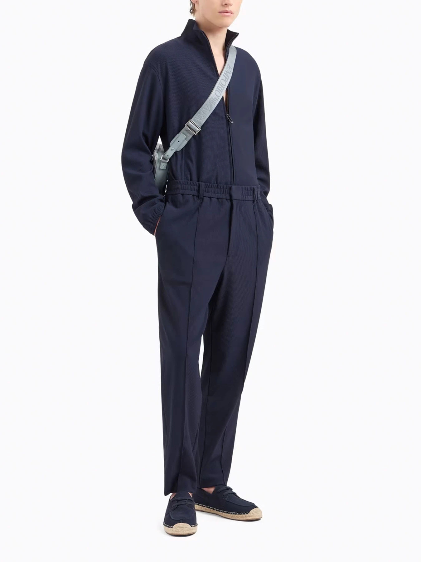 Куртки и дубленки Emporio Armani модель EM001364-AF14076-UB118 Куртки и дубленки Emporio Armani модель EM001364-AF14076-UB118 Фото