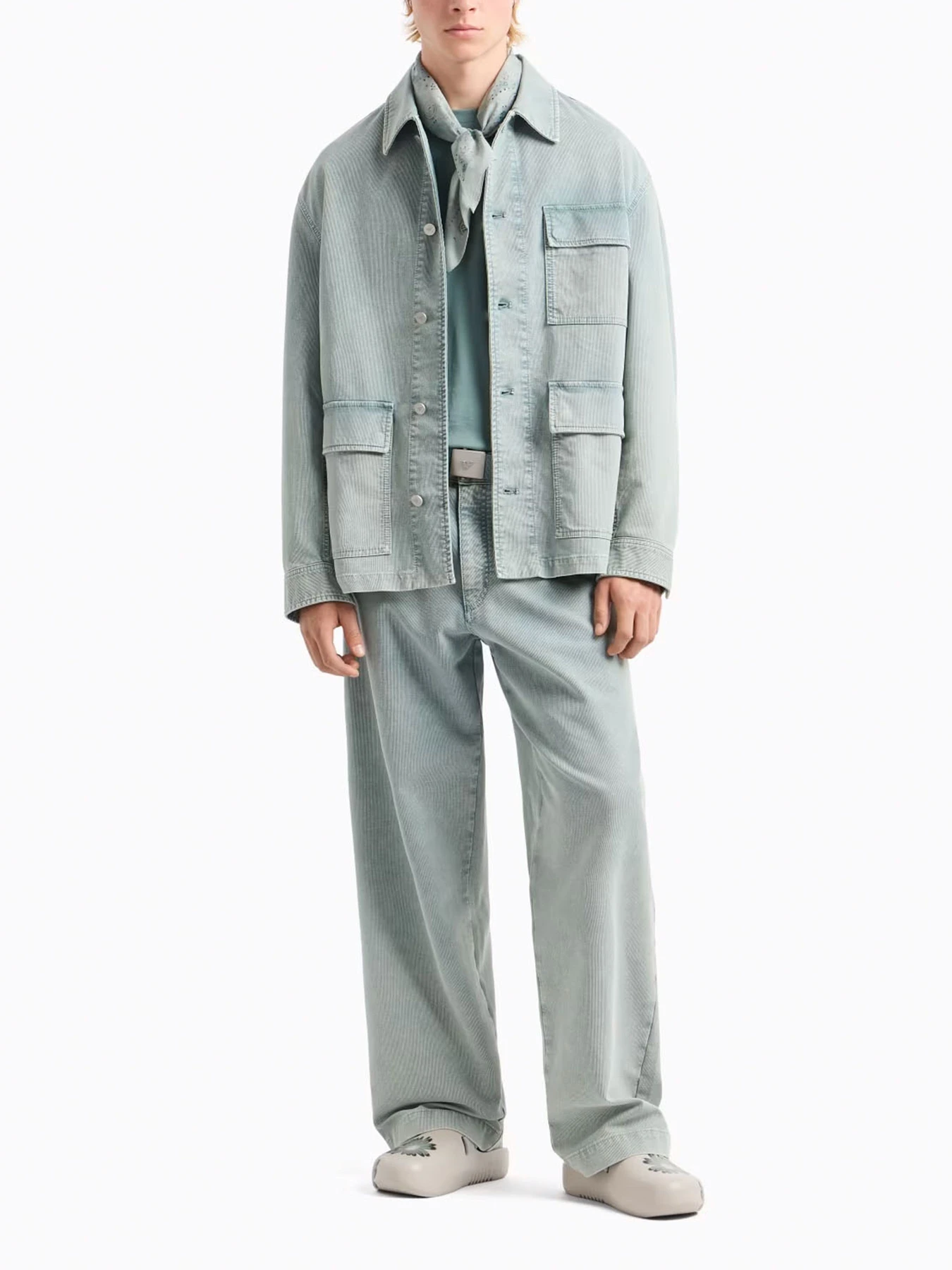 Куртки та дублянки Emporio Armani модель EM001708-AF13908-U9170 Куртки та дублянки Emporio Armani модель EM001708-AF13908-U9170 Фото