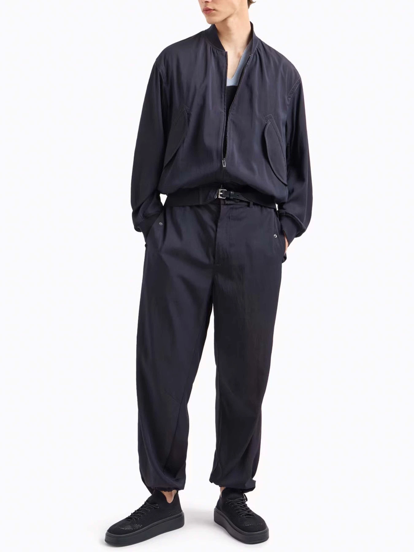 Куртки и дубленки Emporio Armani модель EM001043-AF13710-UB118 Фото