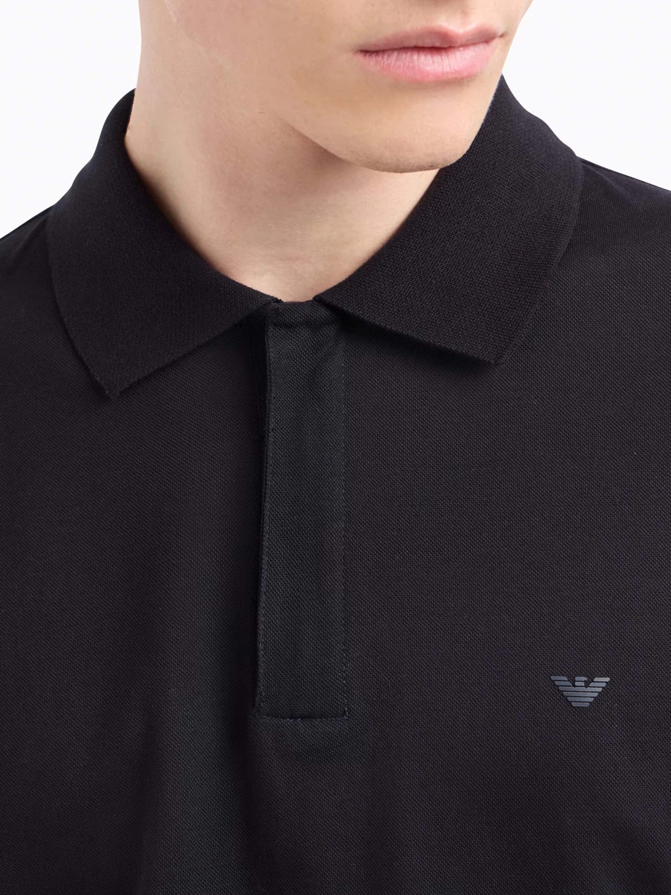 Футболки и поло Emporio Armani модель EM001146-AF13742-UB118 Футболки и поло Emporio Armani модель EM001146-AF13742-UB118 Фото