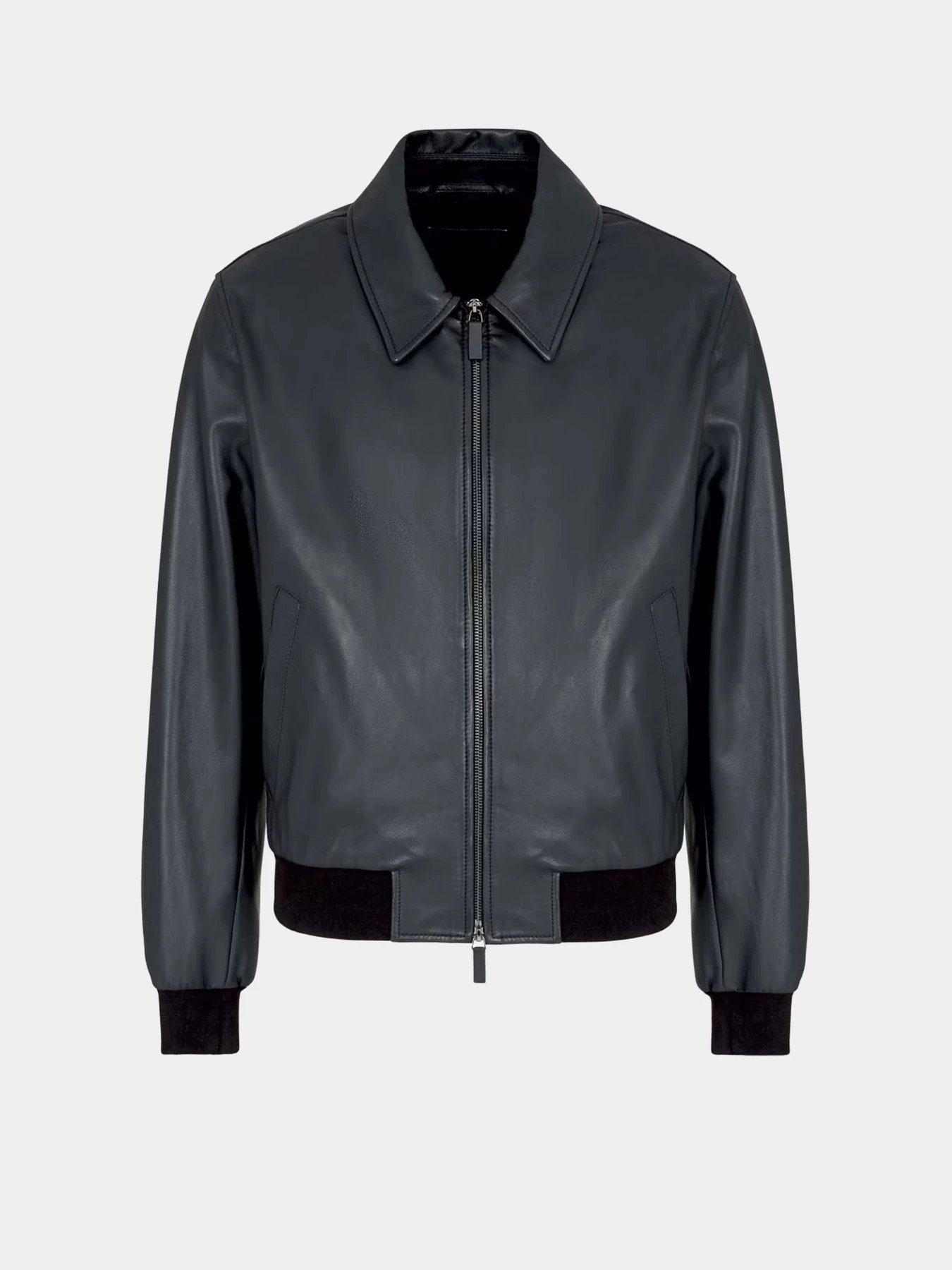 Куртки и дубленки Emporio Armani модель EM001889-AF15420-UC001 Куртки и дубленки Emporio Armani модель EM001889-AF15420-UC001 Фото