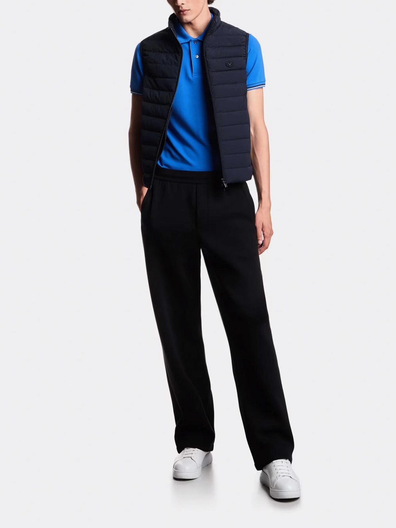 Куртки и дубленки Emporio Armani модель 8N1BQ1-1NLRZ-0920 Фото