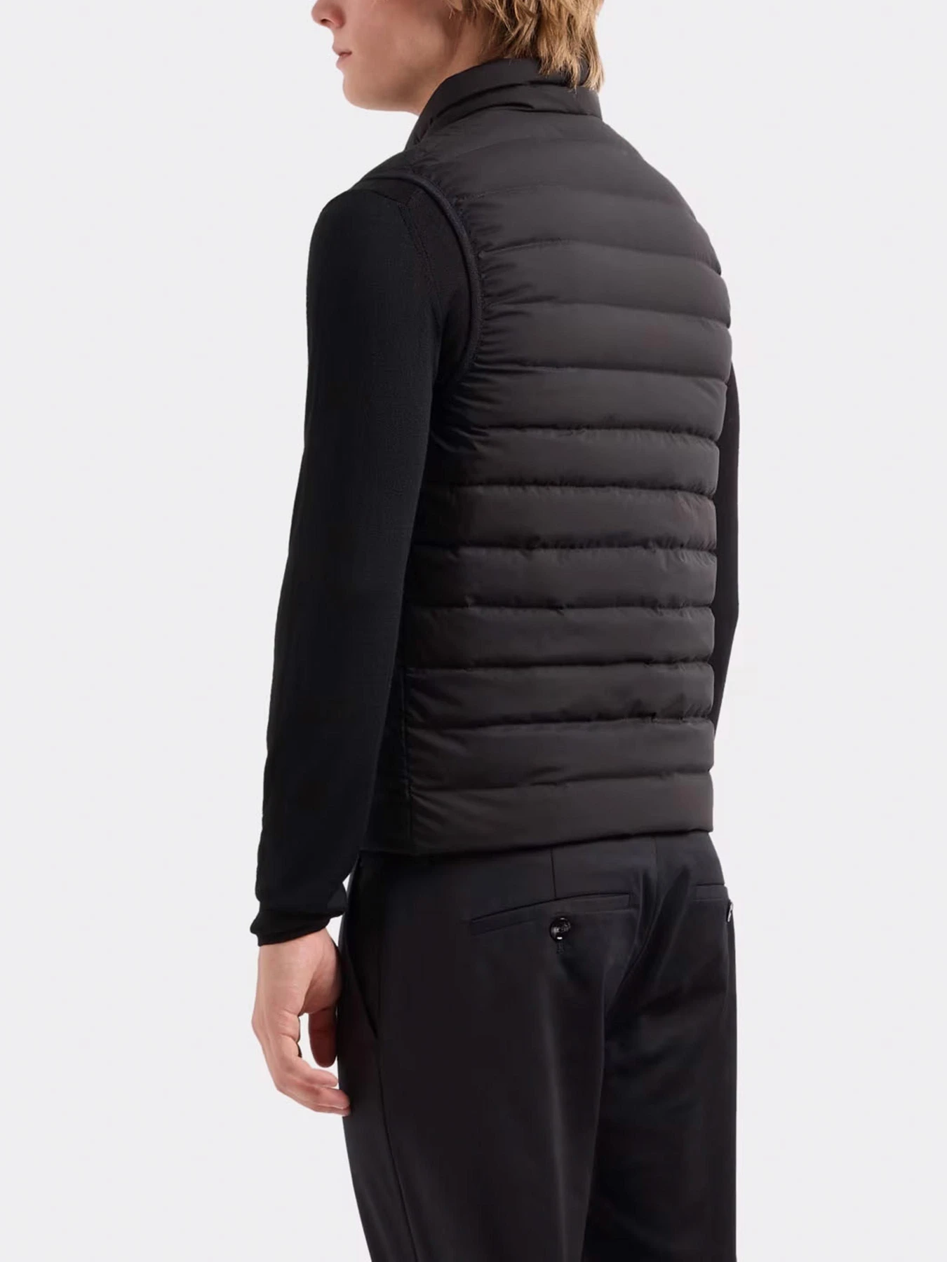 Куртки и дубленки Emporio Armani модель 8N1BQ1-1NLRZ-0999 Куртки и дубленки Emporio Armani модель 8N1BQ1-1NLRZ-0999 Фото