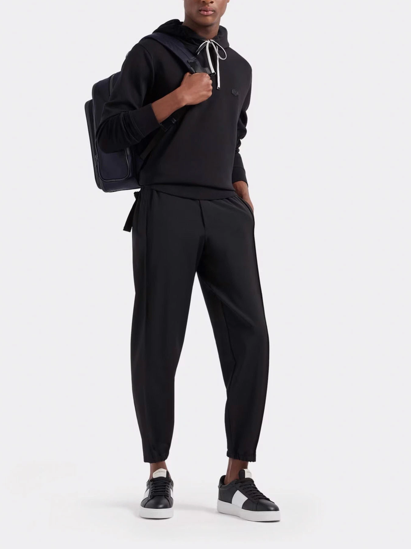 Худи и свитшоты Emporio Armani модель 8N1MD0-1JHSZ-0999 Худи и свитшоты Emporio Armani модель 8N1MD0-1JHSZ-0999 Фото