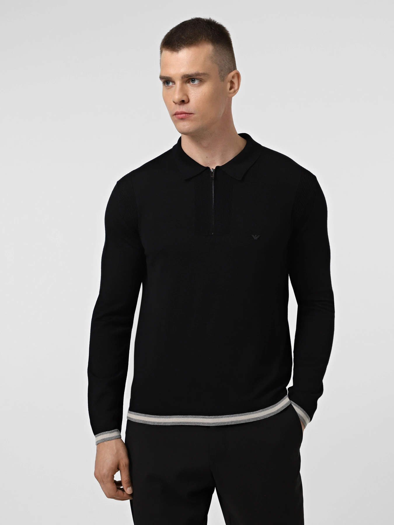 Футболки и поло Emporio Armani модель EM001512-AF14158-UC001 Футболки и поло Emporio Armani модель EM001512-AF14158-UC001 Фото