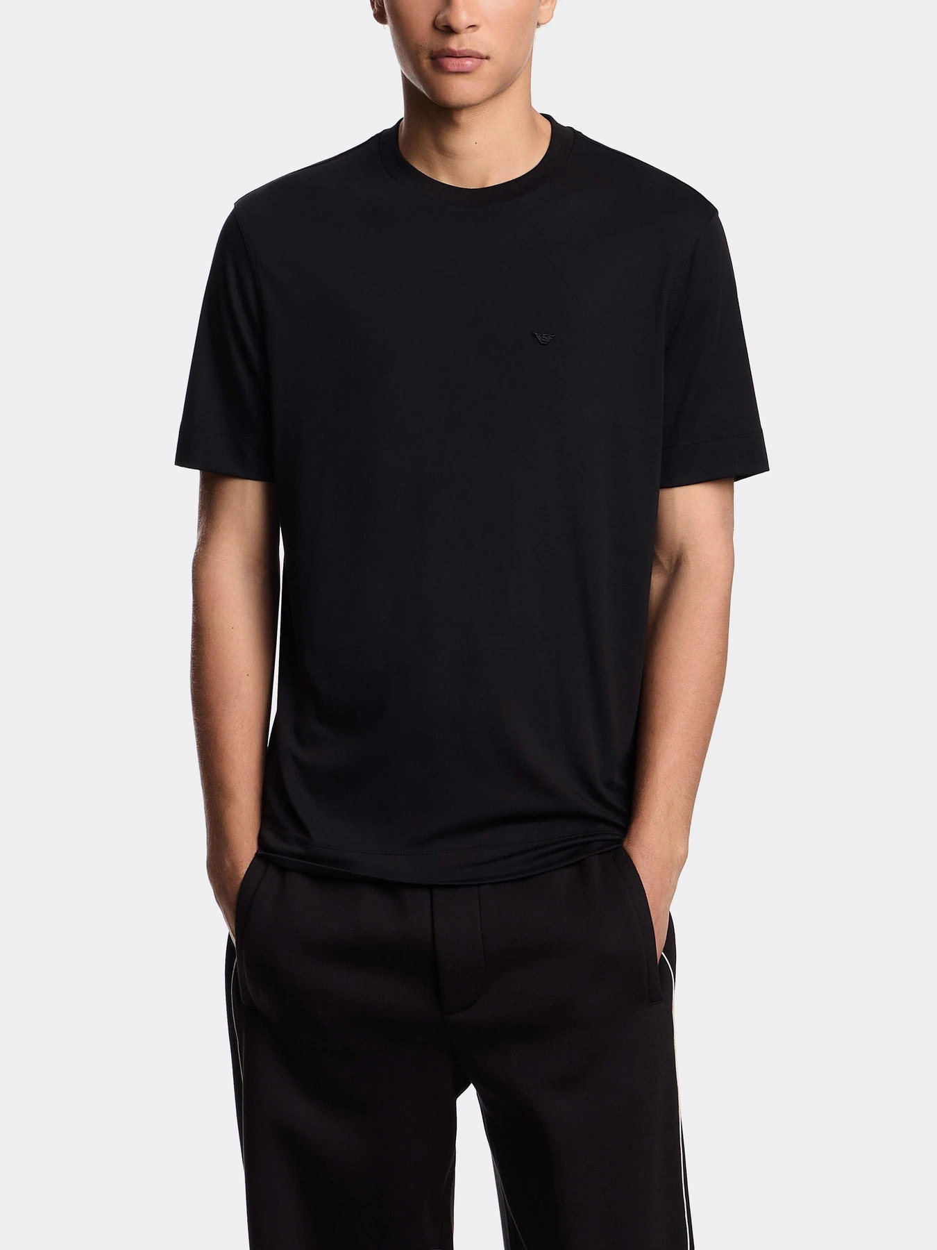 Футболки и поло Emporio Armani модель EM002996-AF13721-UC001 Футболки и поло Emporio Armani модель EM002996-AF13721-UC001 Фото