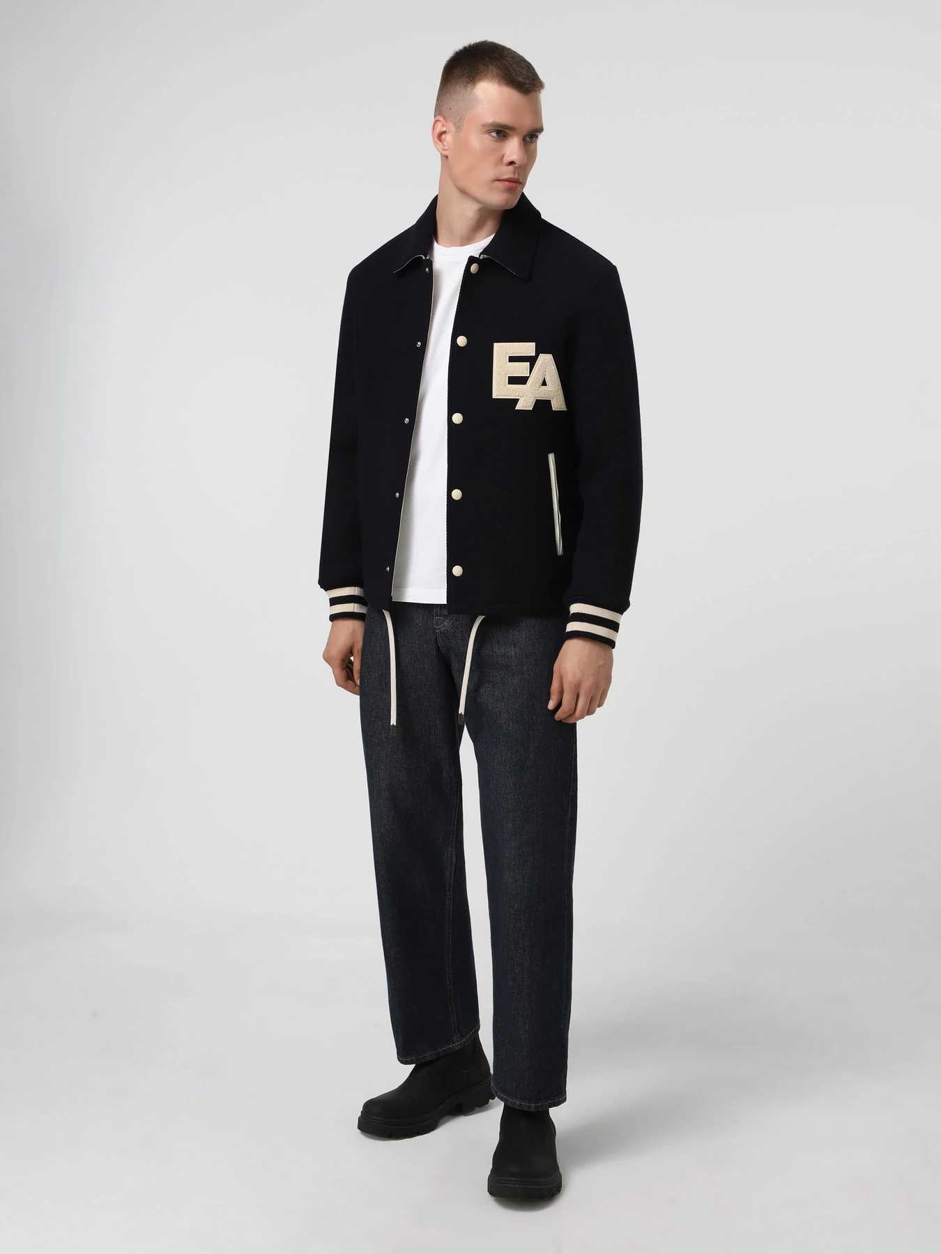 Куртки и дубленки Emporio Armani модель EM003125-AF17330-UB118 Куртки и дубленки Emporio Armani модель EM003125-AF17330-UB118 Фото